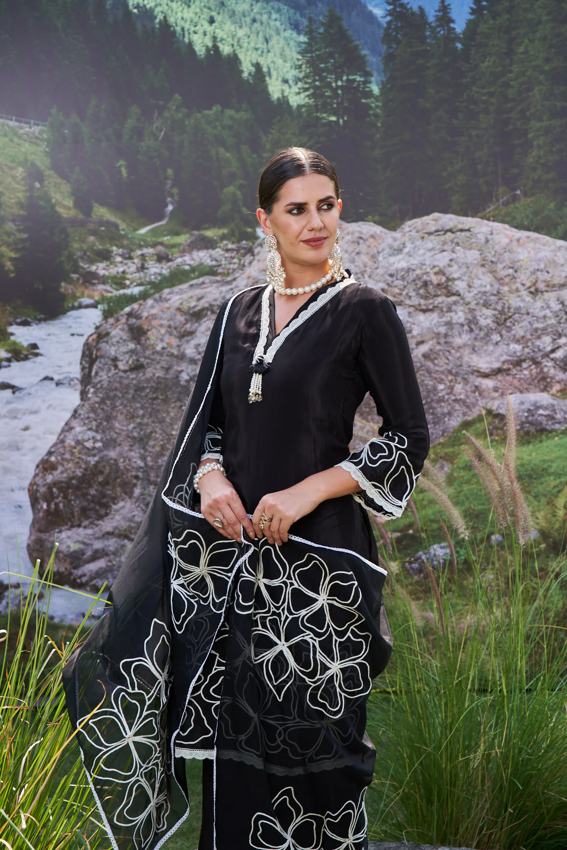 VARIDHI BLACK EMBROIDERED SUIT SET - Image 7