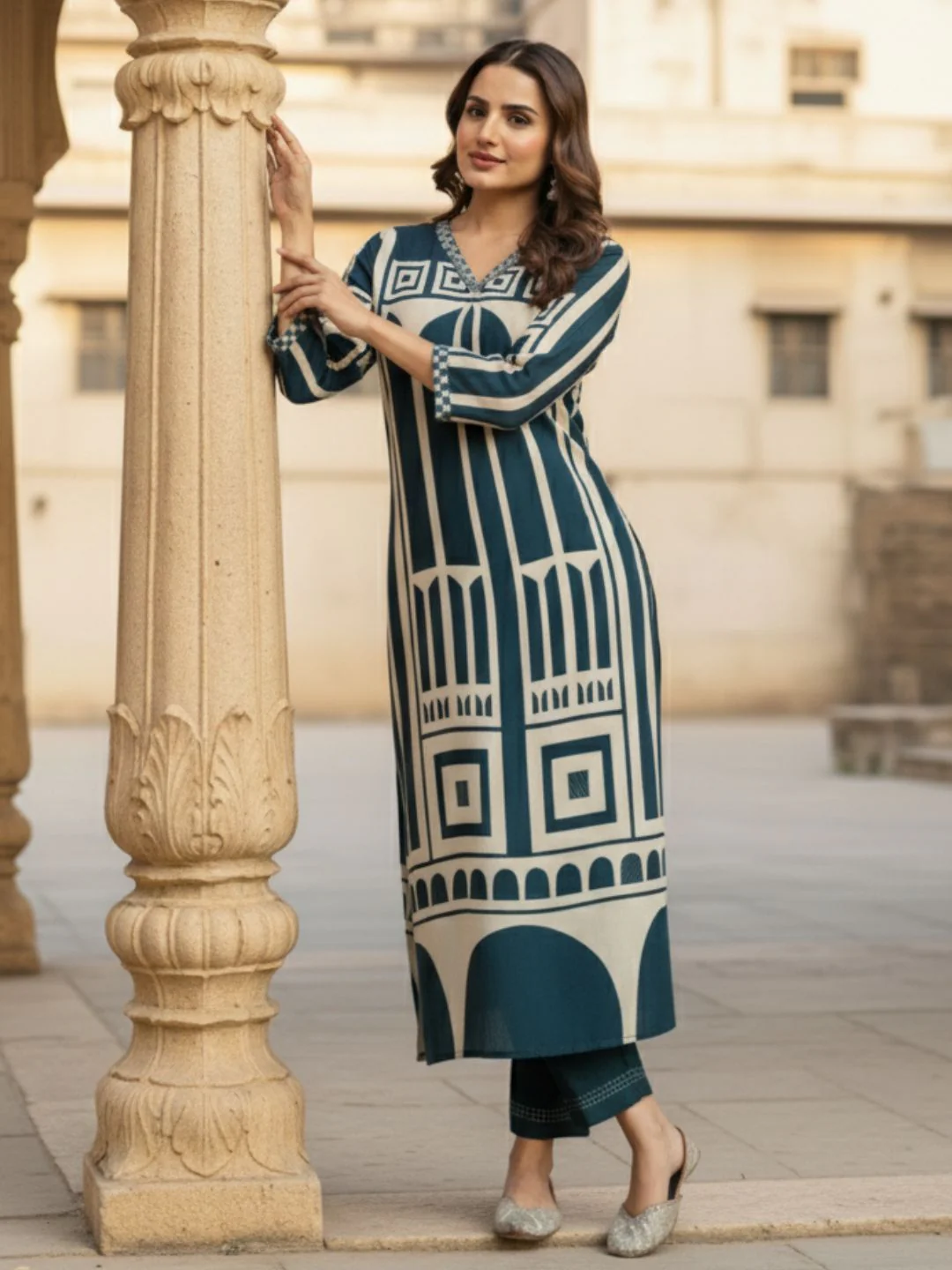 Sargun Teal Digital Printed Kurta Pant Set - Image 4