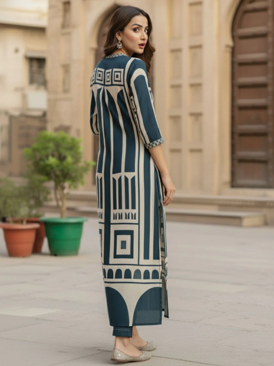 Sargun Teal Digital Printed Kurta Pant Set - Image 5