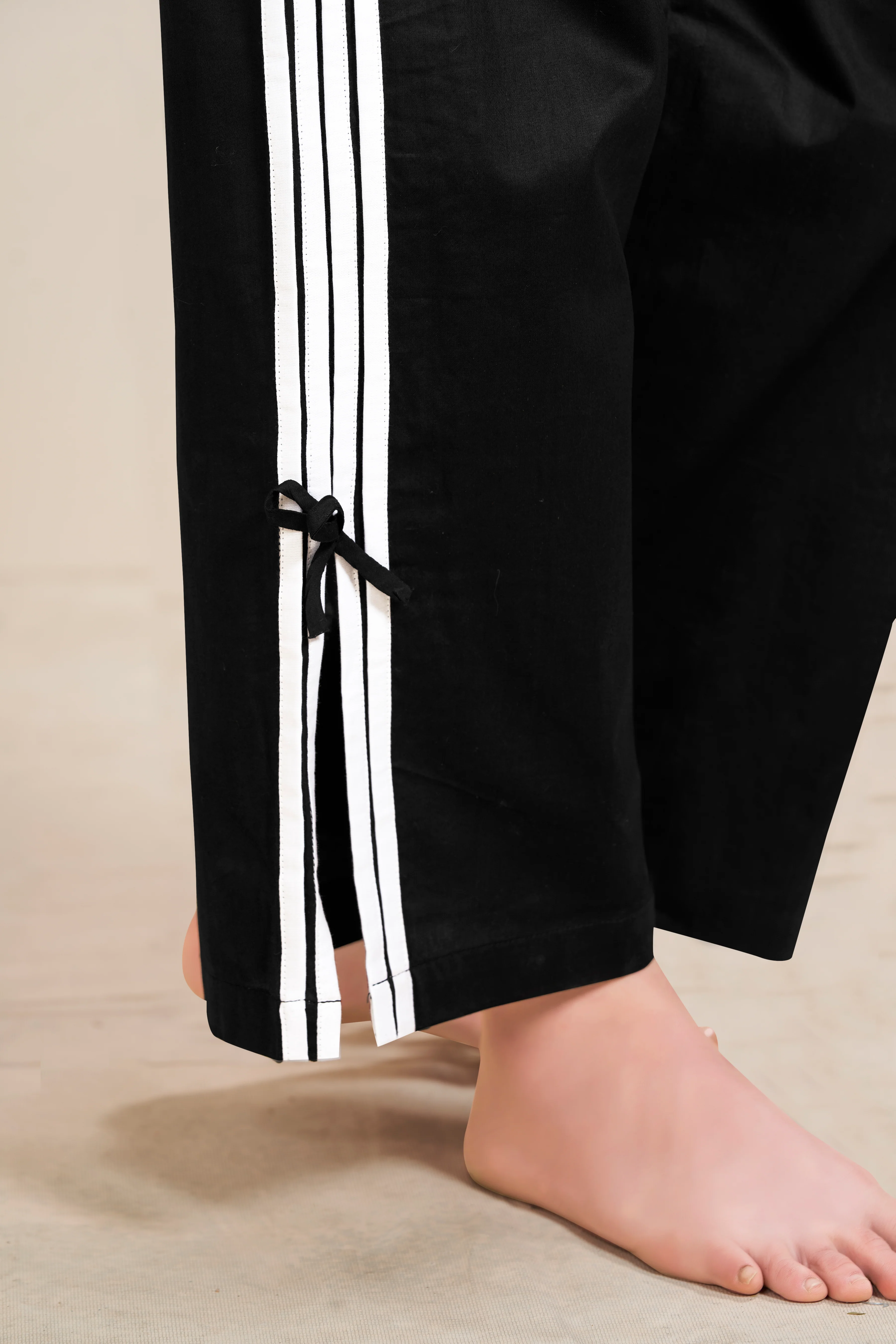 Soul Black Cape Sleeves Co-ord Set - Image 4