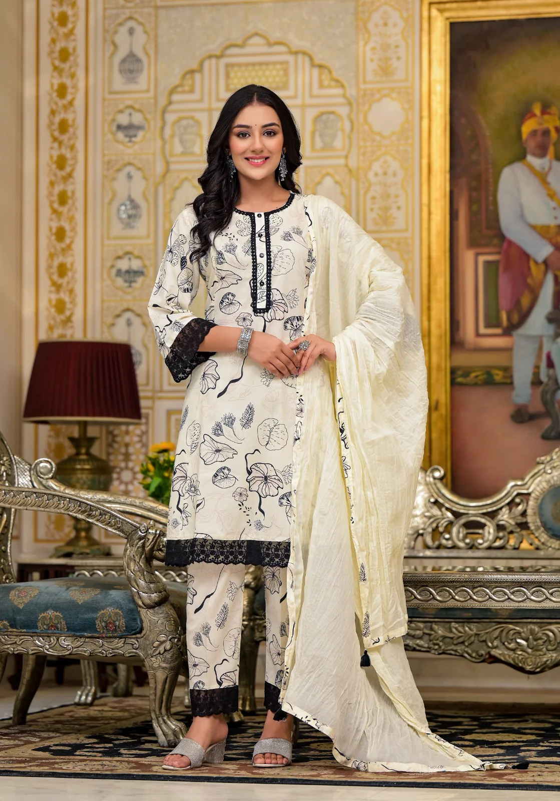 Sakshi Monochrome Cotton  Suit Set - Image 4