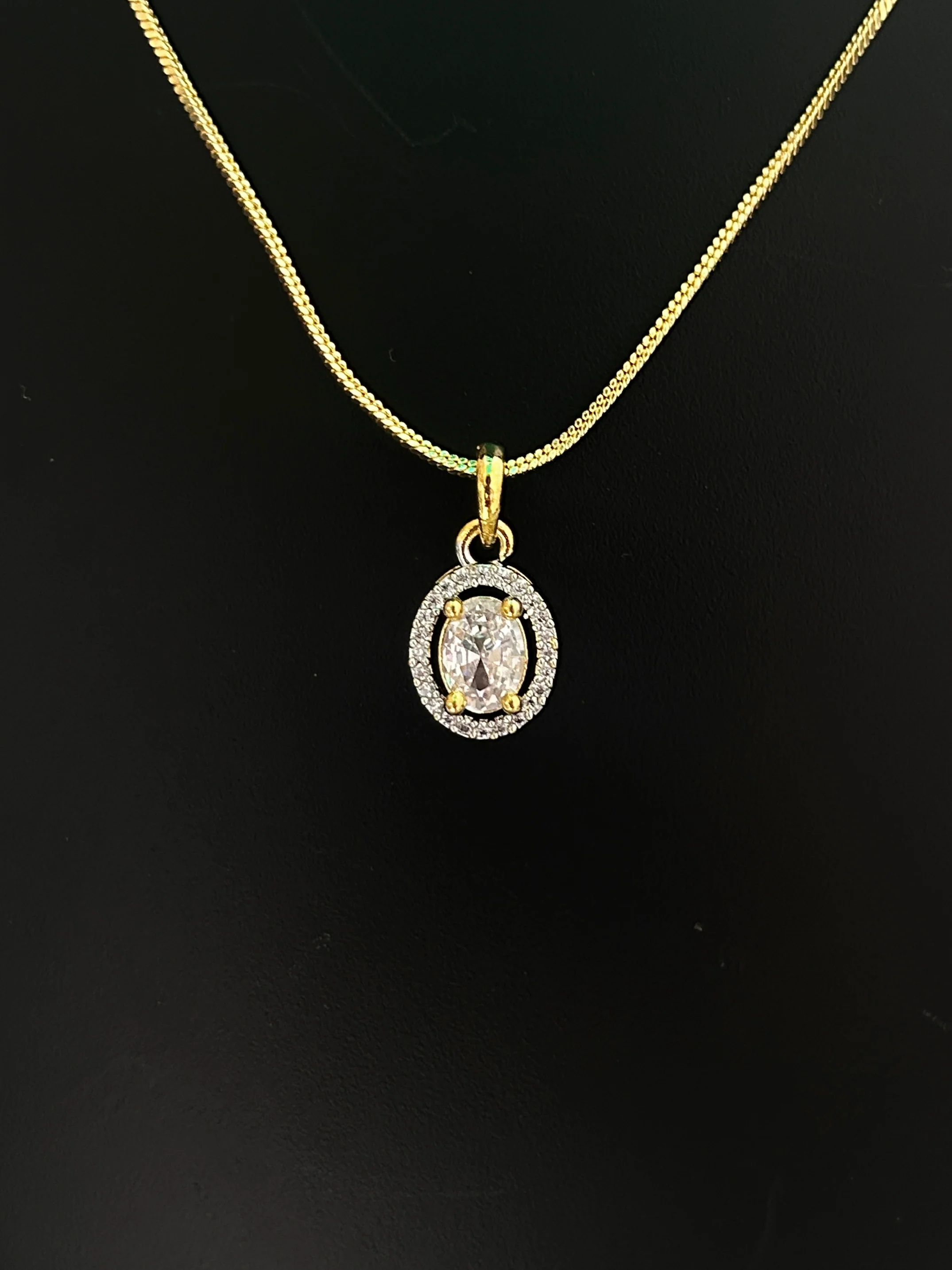 Antaara diamond earing & pendant stud - Image 13