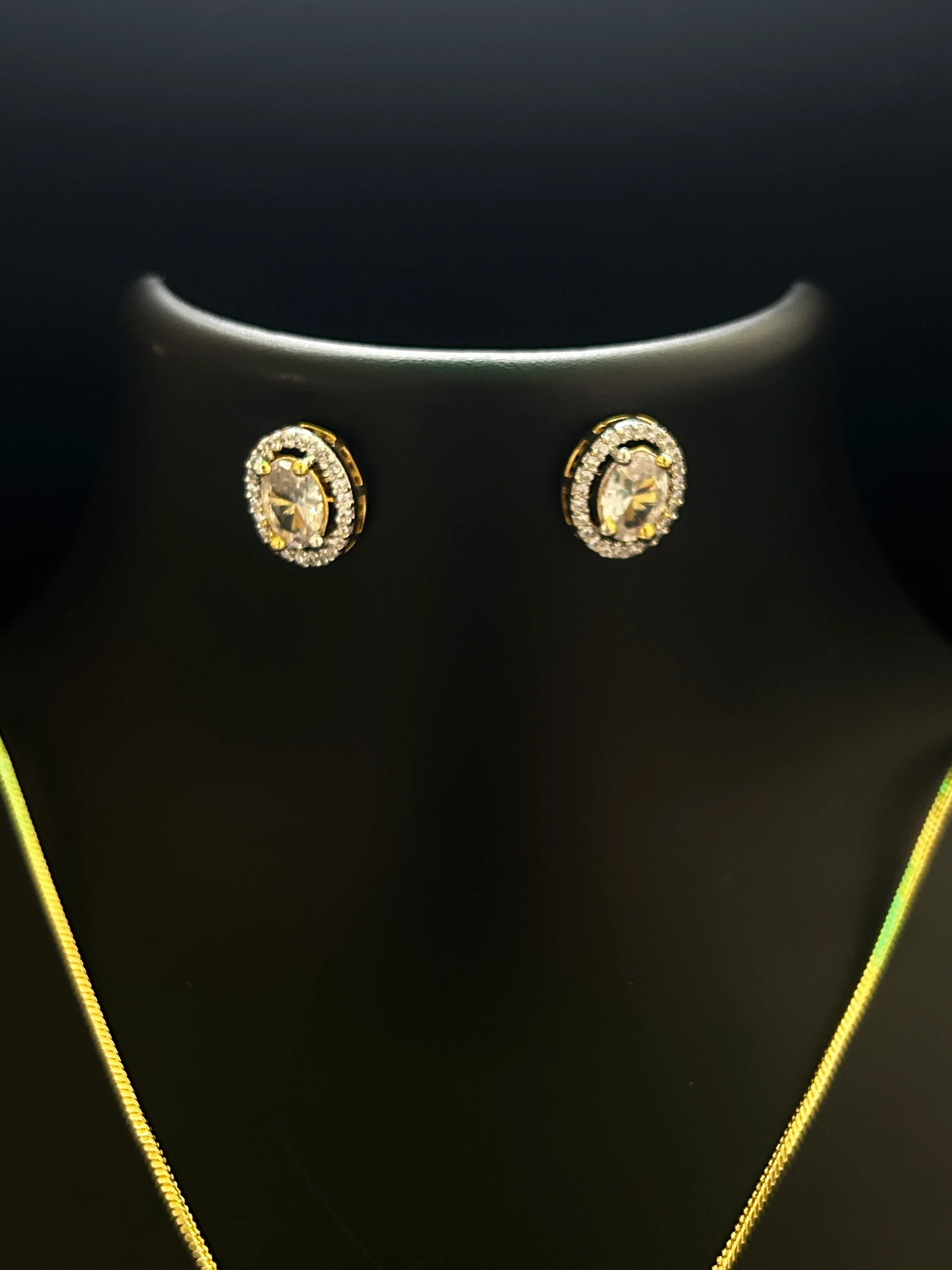Antaara diamond earing & pendant stud - Image 14