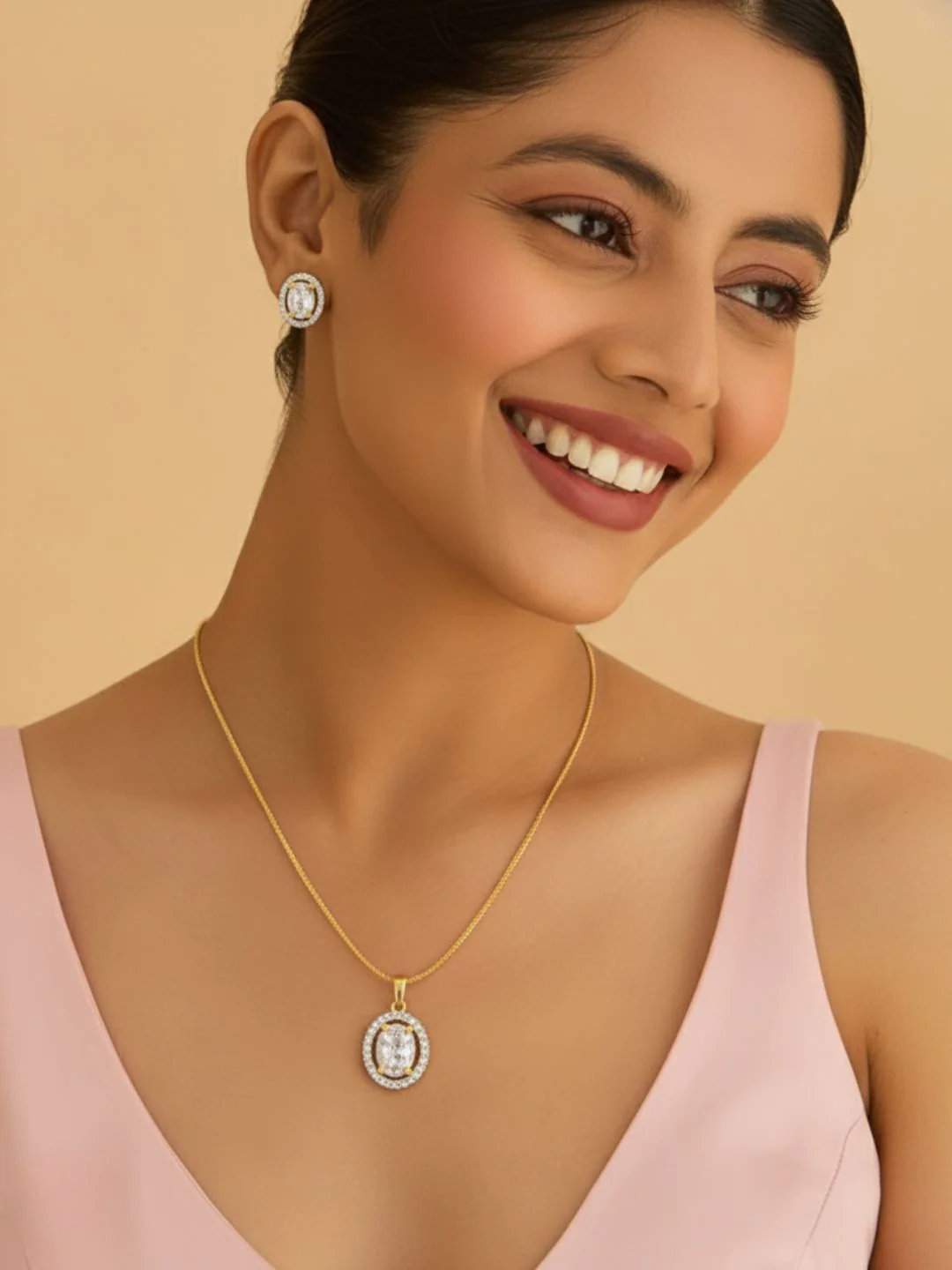 Antaara diamond earing & pendant stud - Image 5
