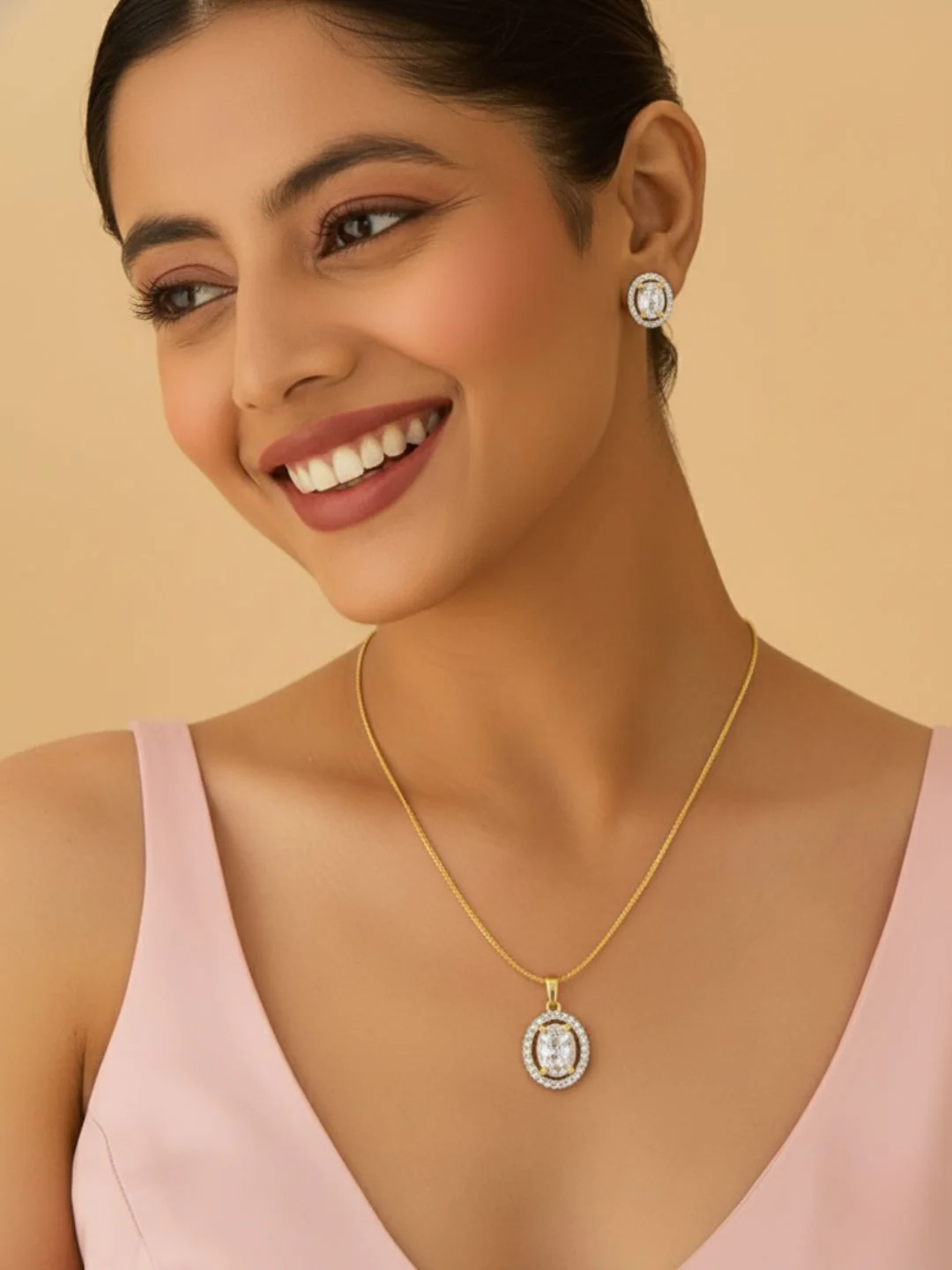 Antaara diamond earing & pendant stud - Image 8
