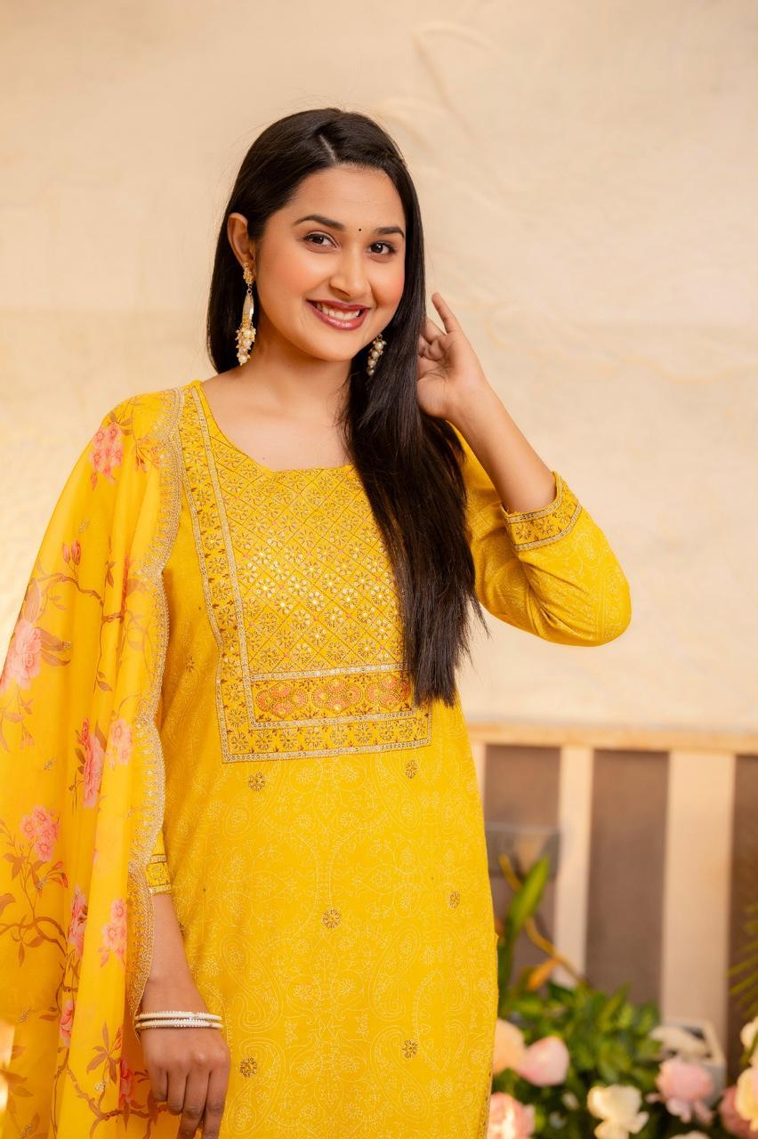 Gunjan Sunflower Cotton Suit Set - Image 10