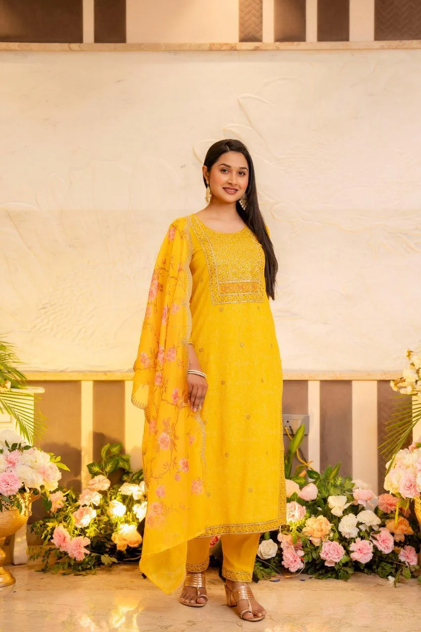Gunjan Sunflower Cotton Suit Set - Image 11