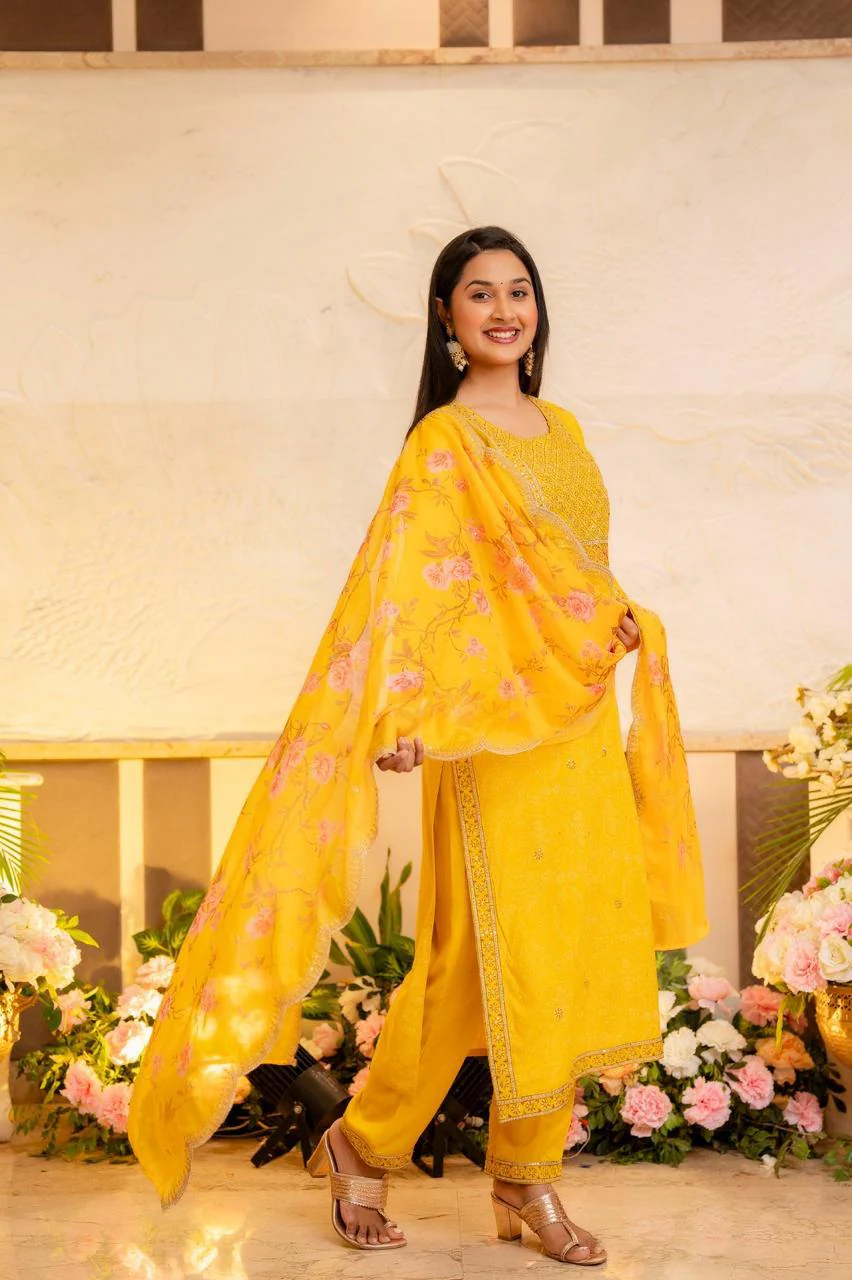 Gunjan Sunflower Cotton Suit Set - Image 12