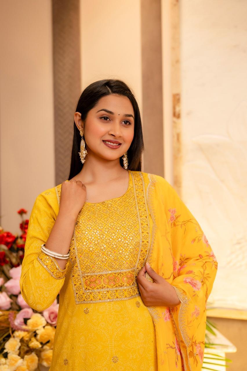 Gunjan Sunflower Cotton Suit Set - Image 14
