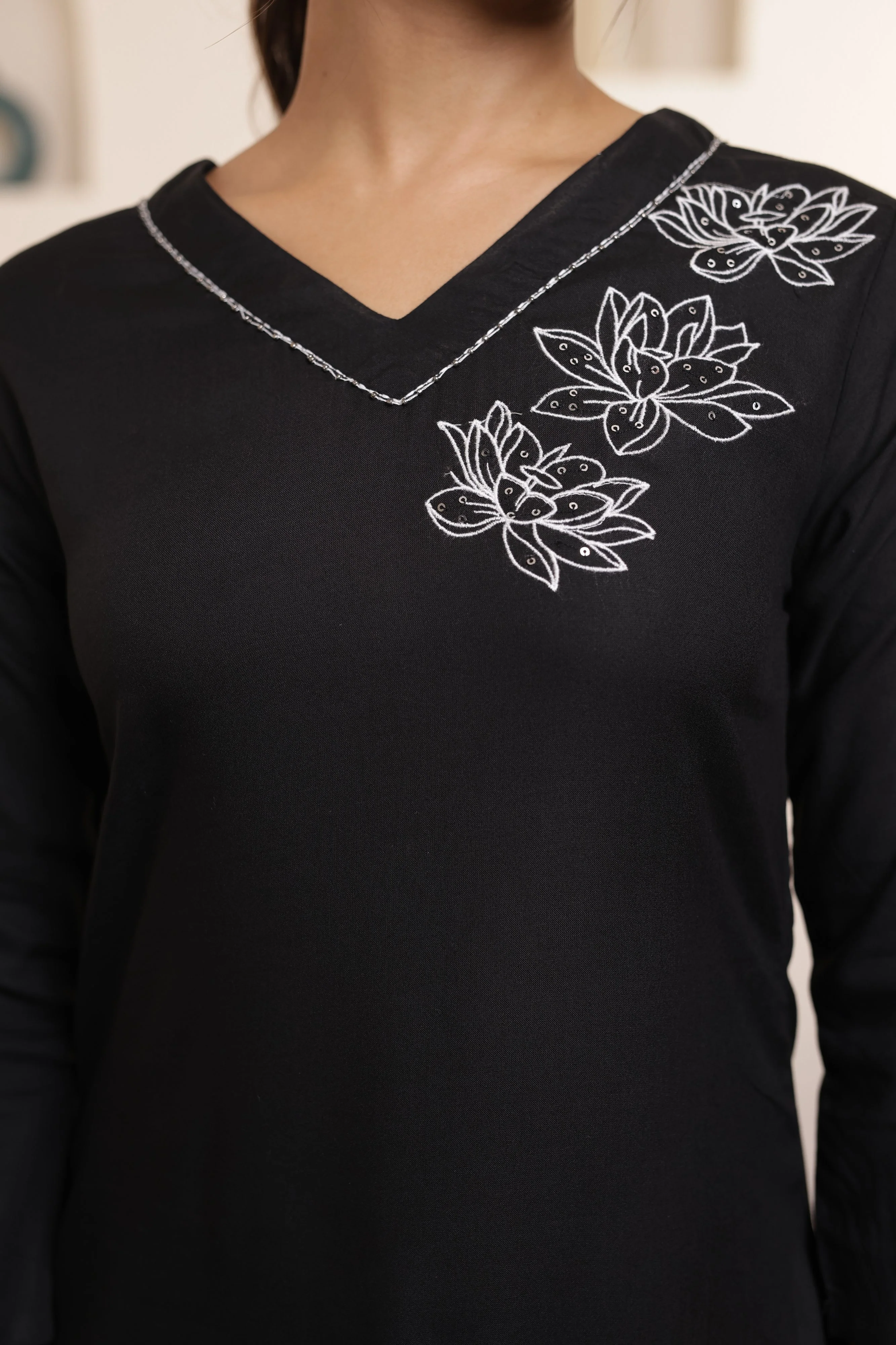 TUSHKI SWISH EMBROIDERY CO-ORD SET - Image 2