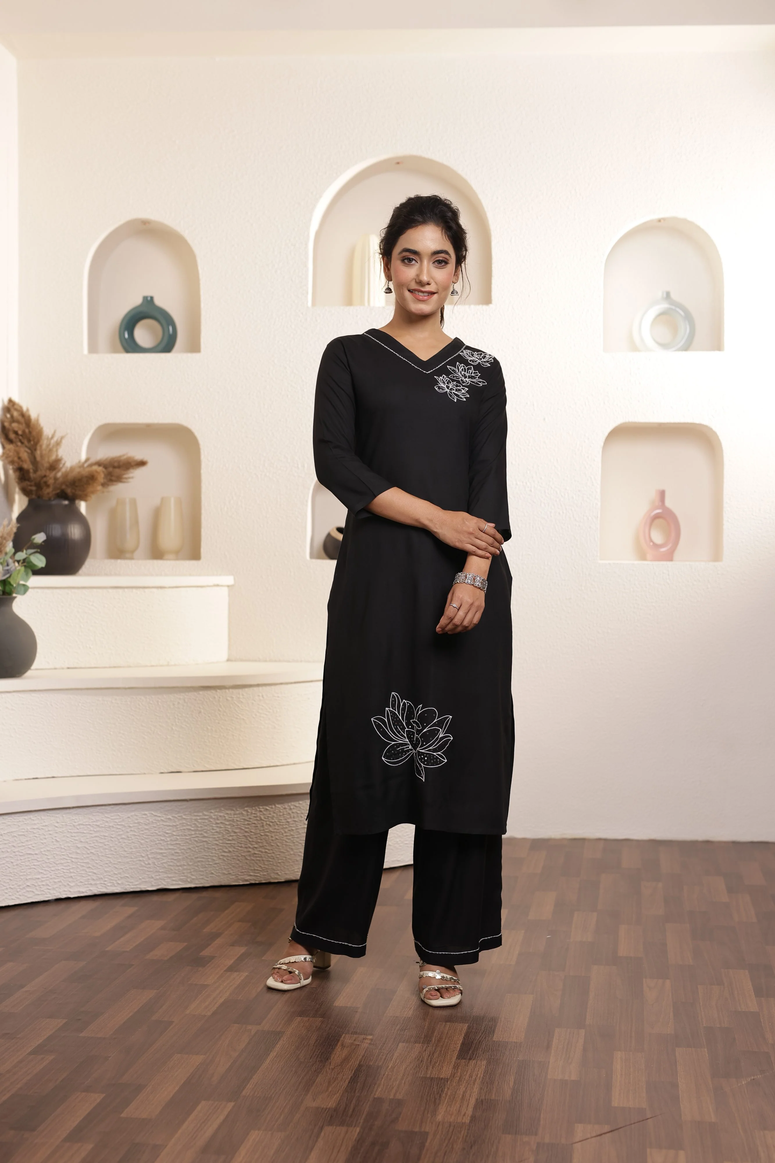 TUSHKI SWISH EMBROIDERY CO-ORD SET - Image 3