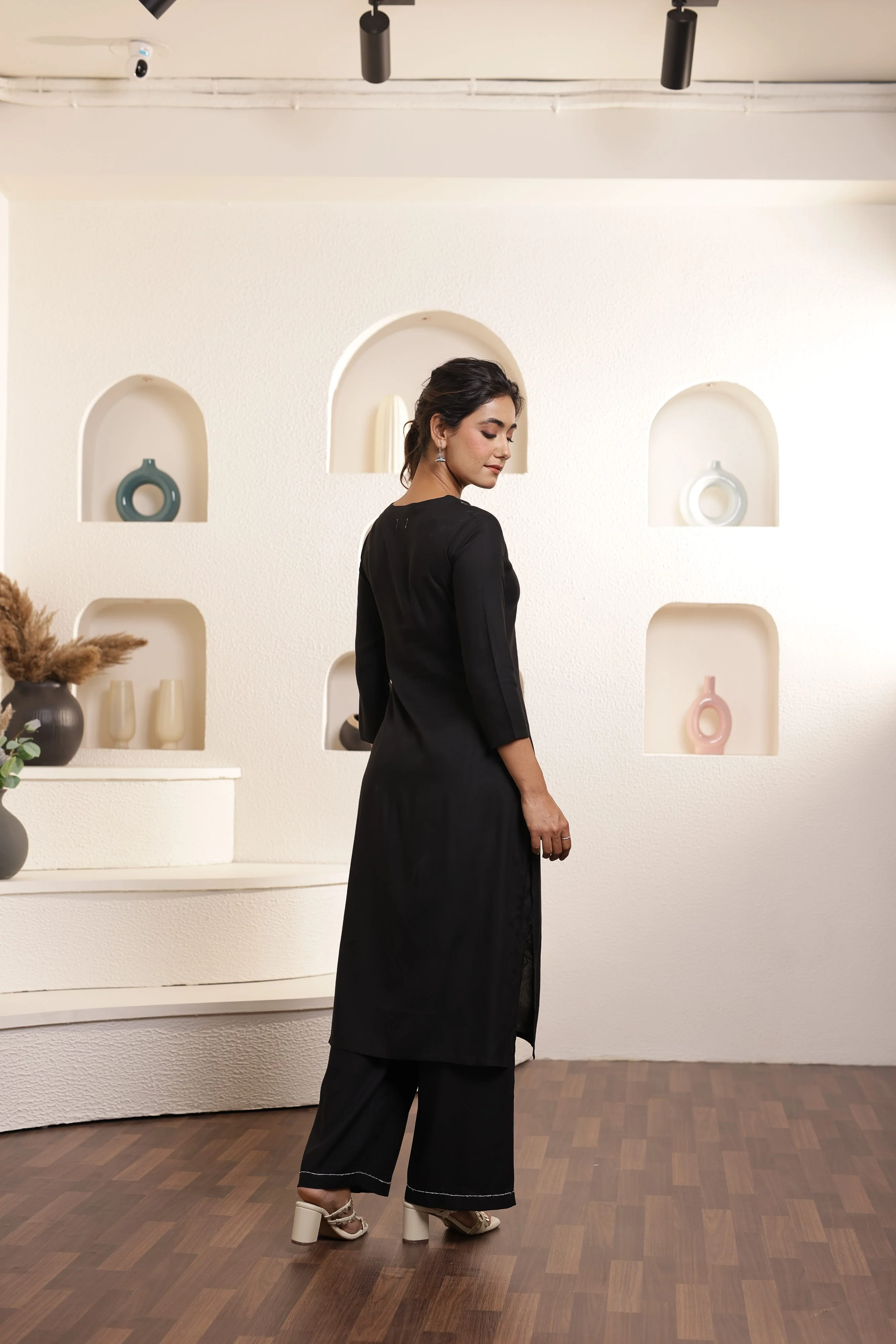TUSHKI SWISH EMBROIDERY CO-ORD SET - Image 4