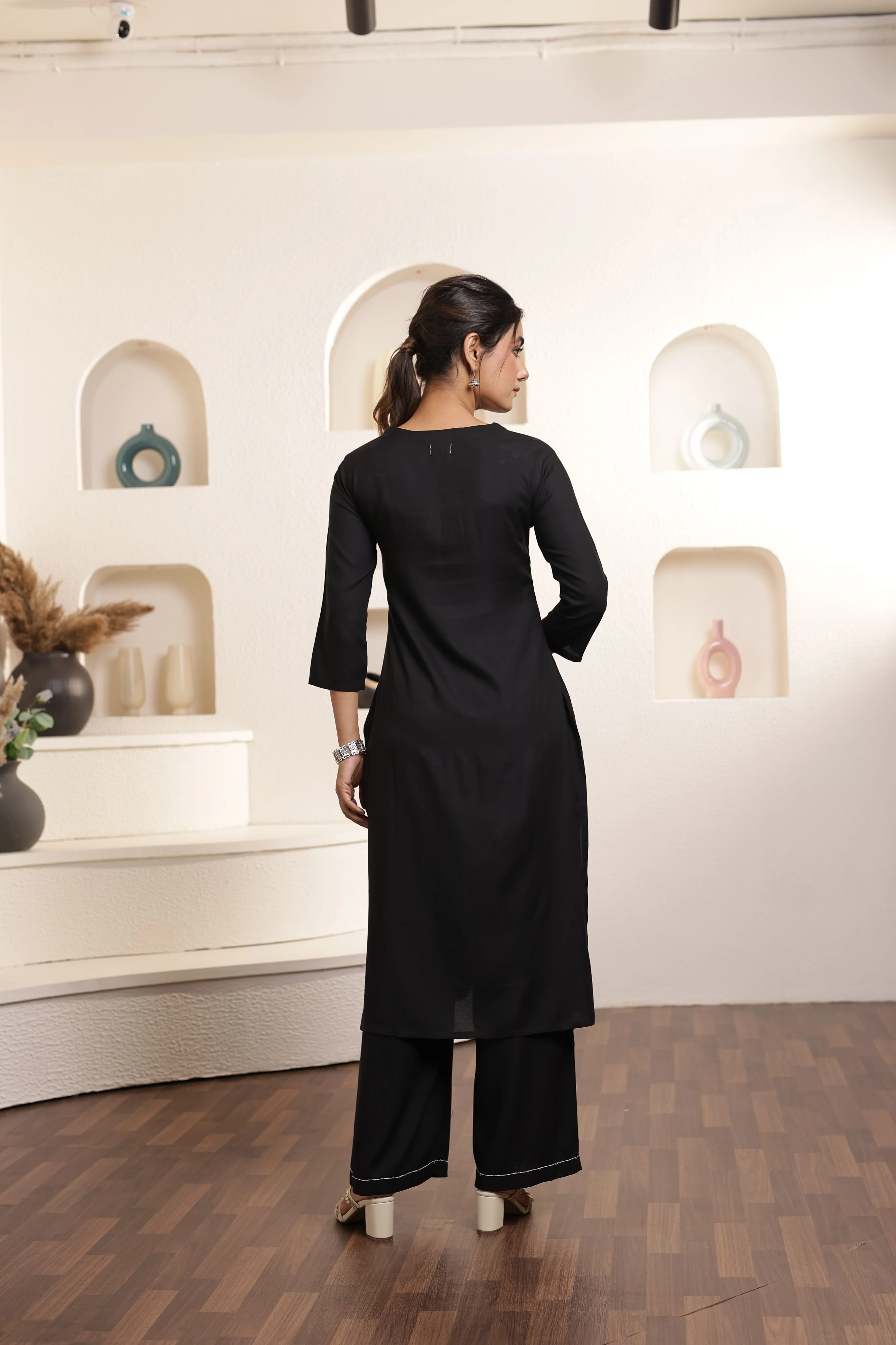 TUSHKI SWISH EMBROIDERY CO-ORD SET - Image 5