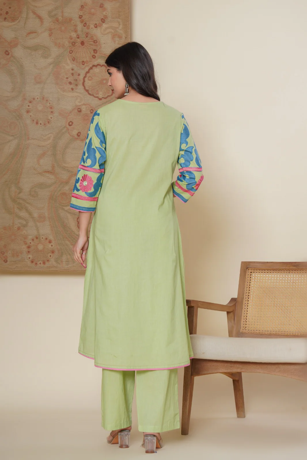 Mika Shamrock Embroidered Kurta Pant Set - Image 3