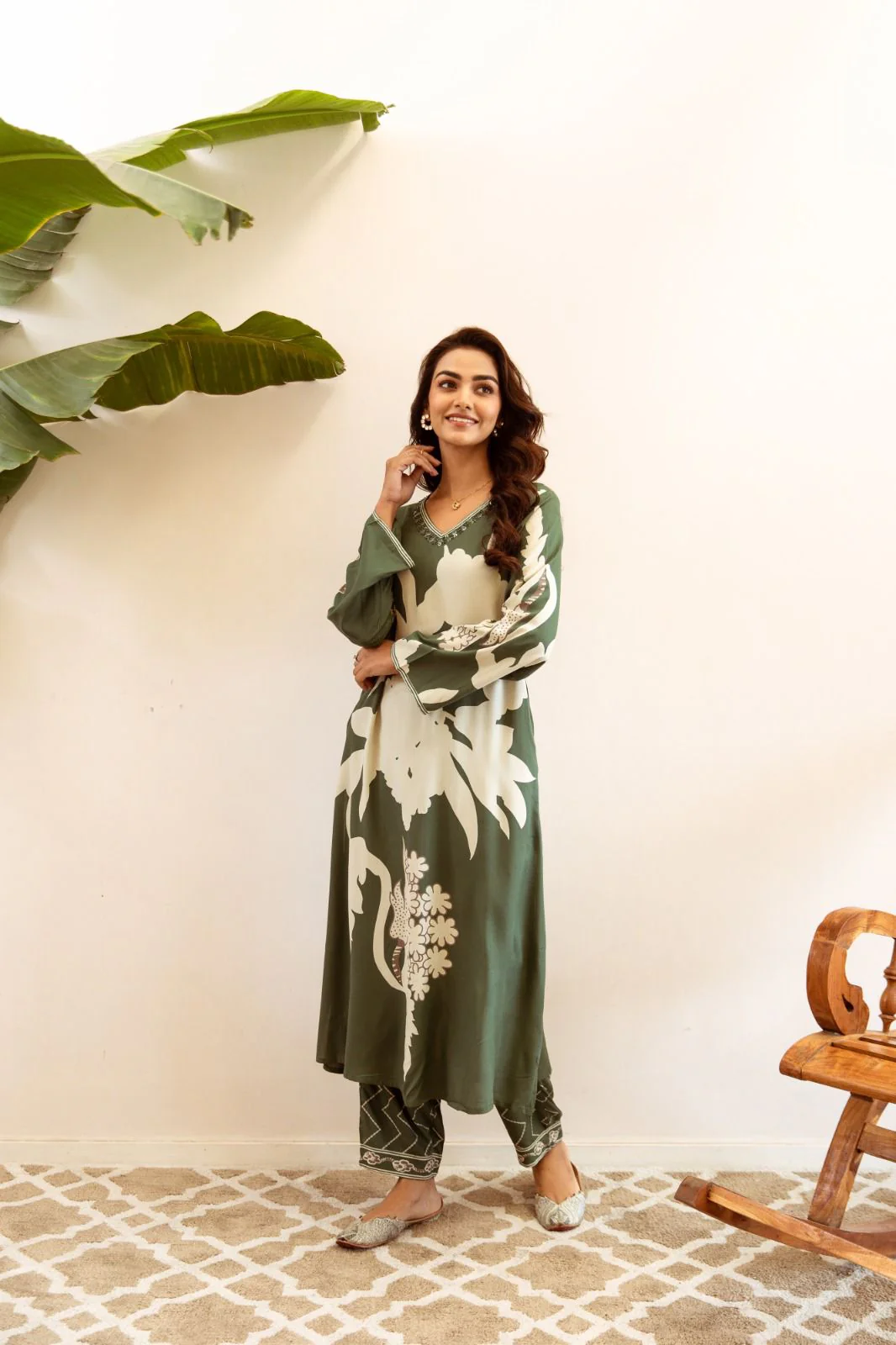 Sargun Fern Kurta Pant Set - Image 3