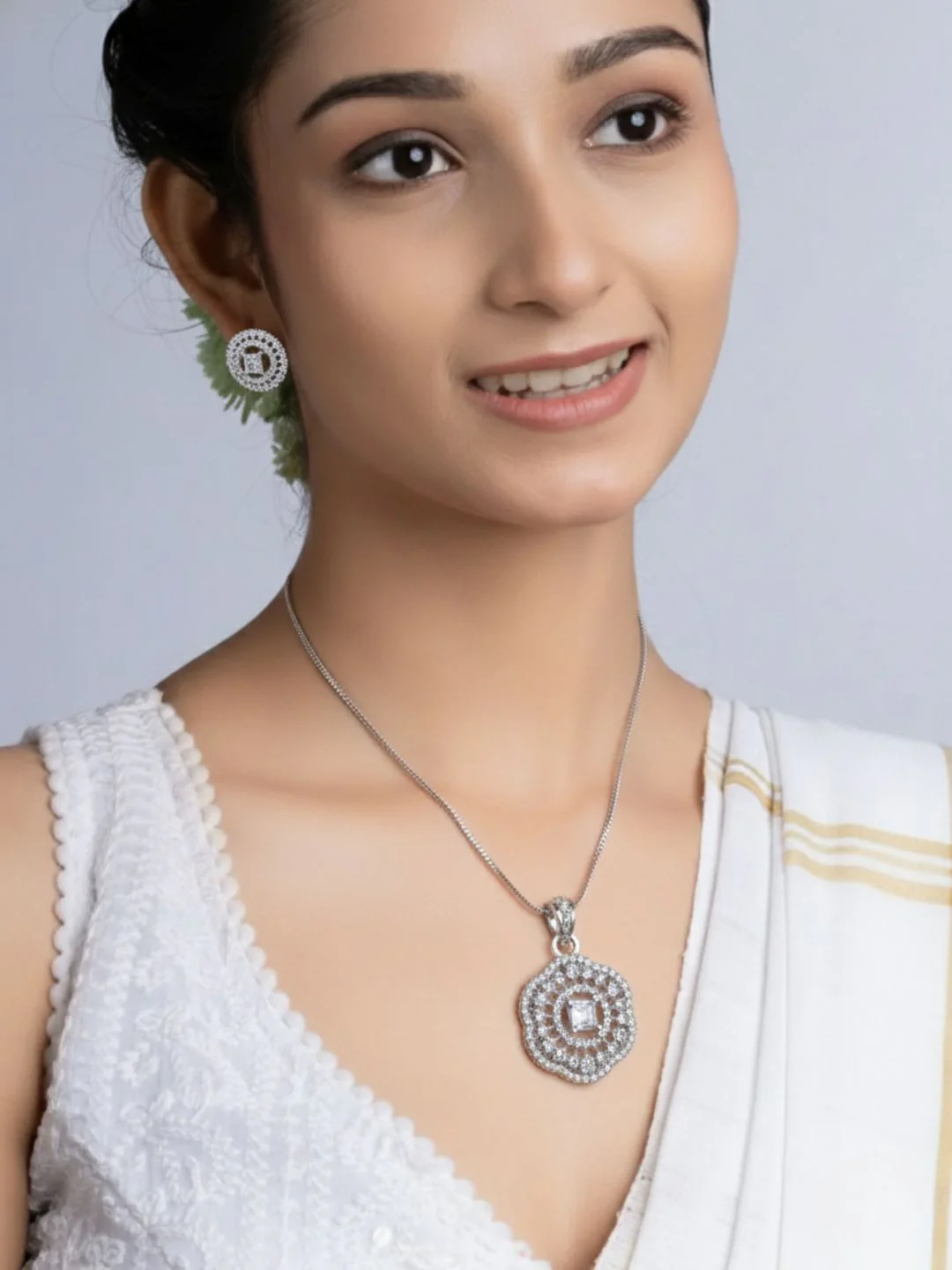 Savana Diamond Earing & Pendant Set - Image 13