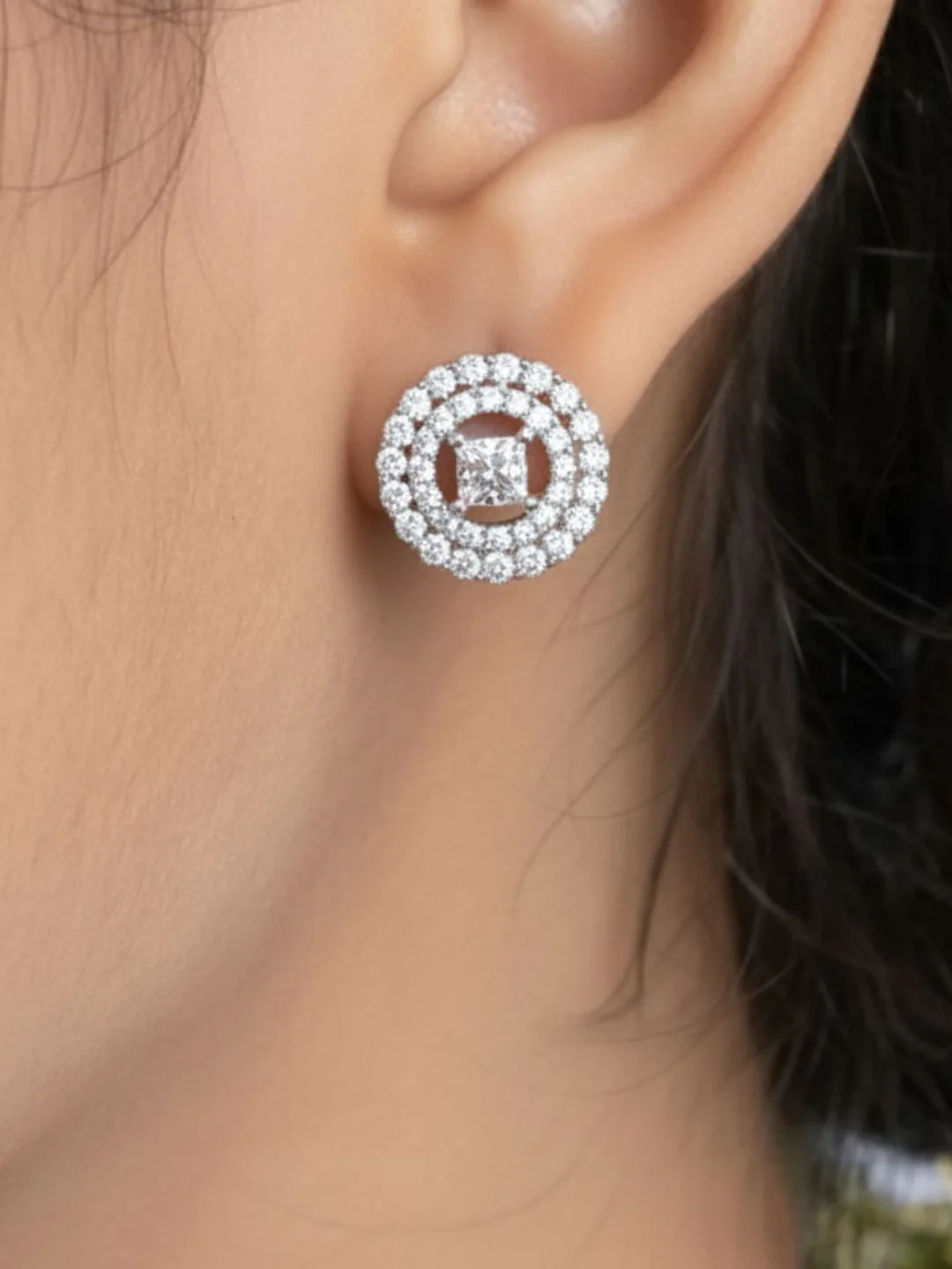 Savana Diamond Earing & Pendant Set - Image 4