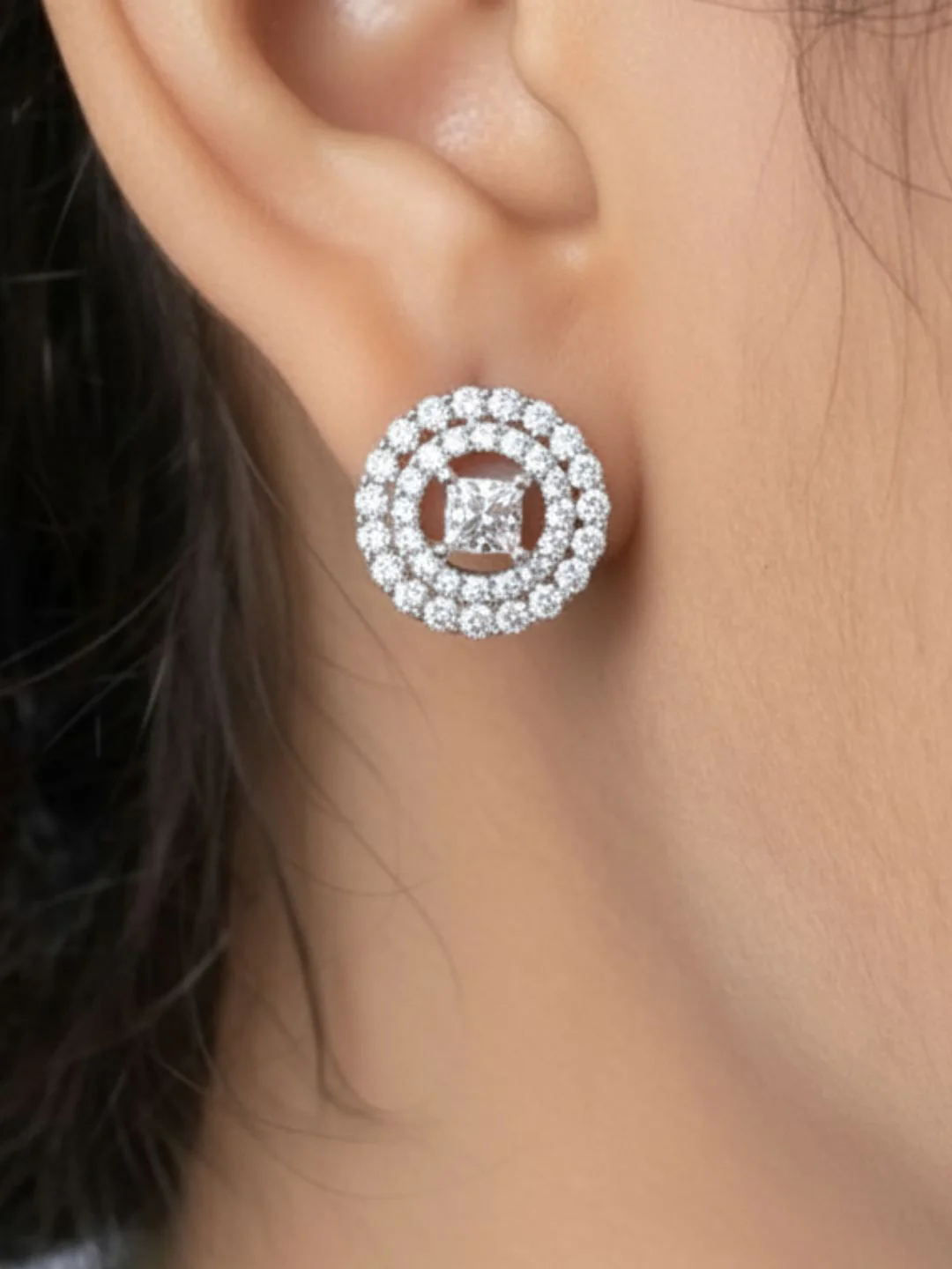 Savana Diamond Earing & Pendant Set - Image 5