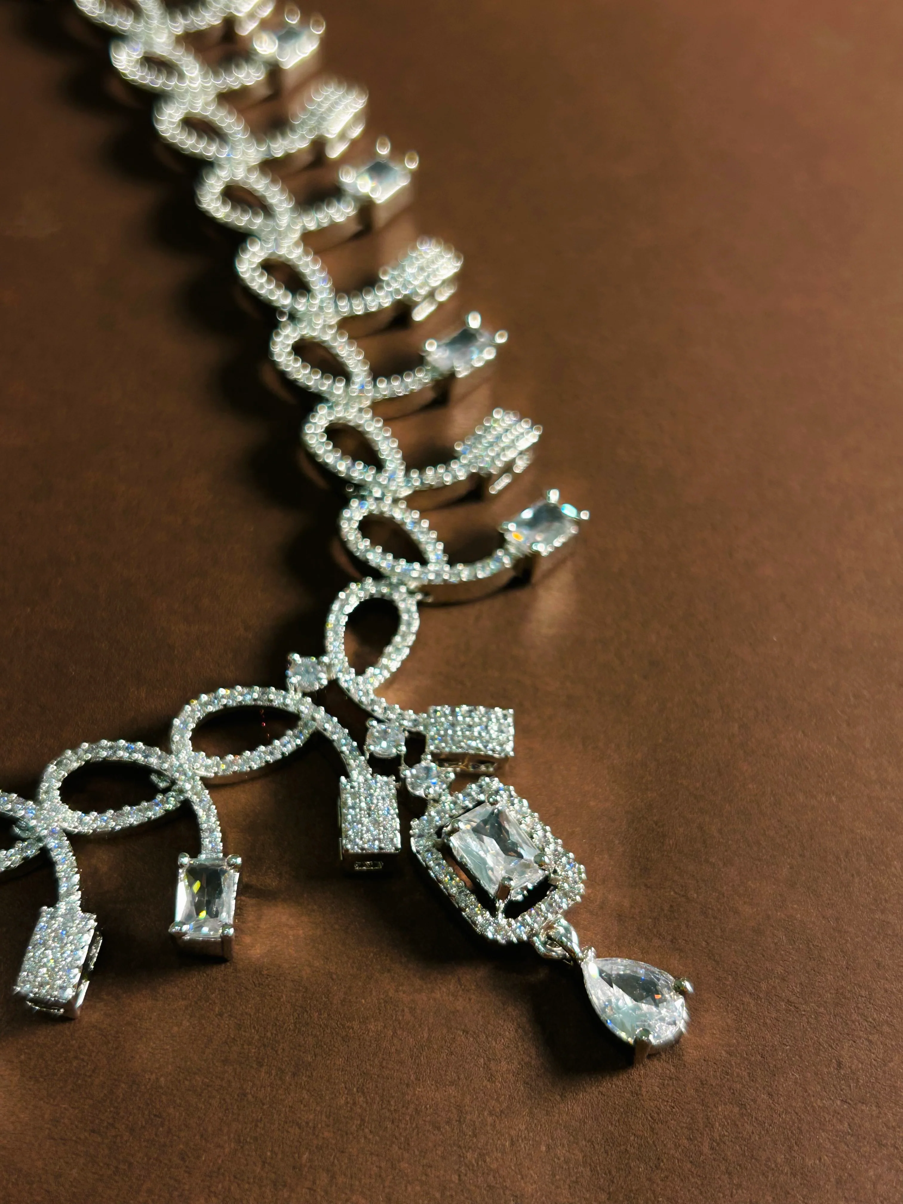 Antaara Diamond Necklace with Earings - Image 15