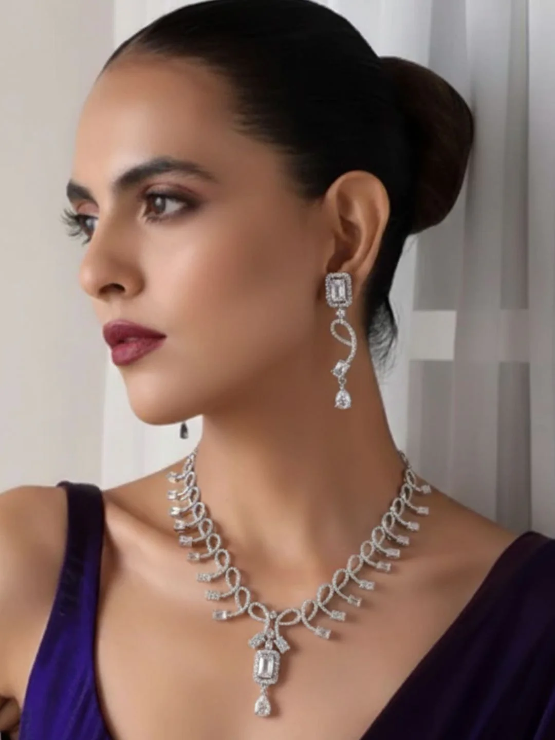 Antaara Diamond Necklace with Earings - Image 8