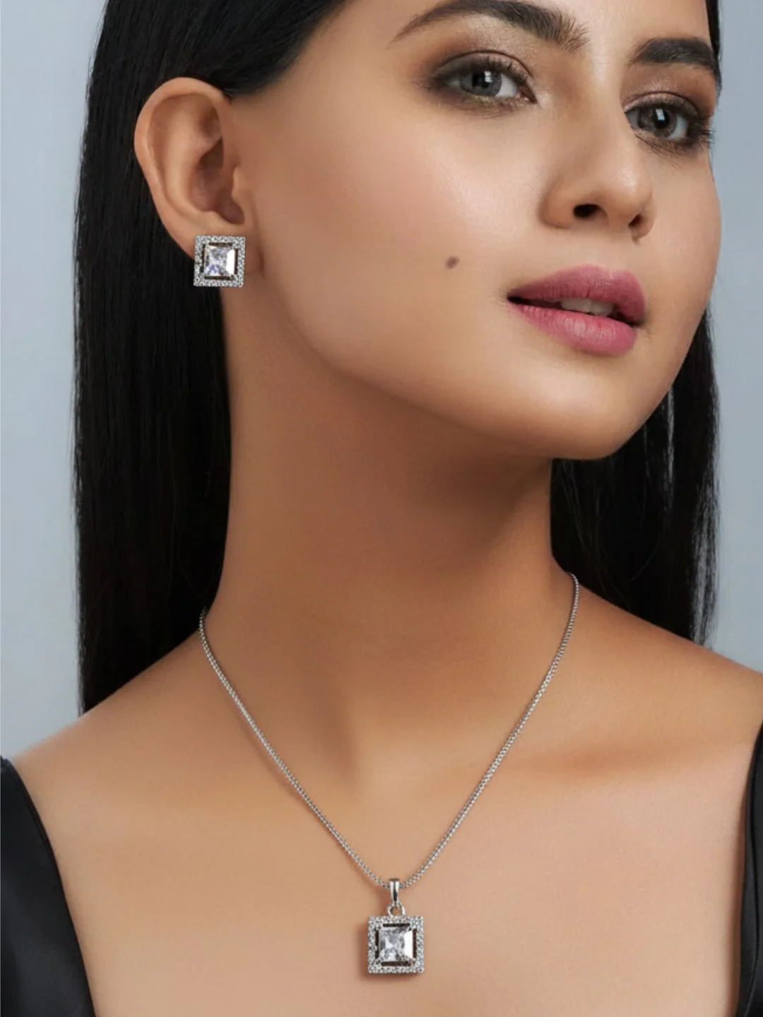 Shama Diamond Earing & Pendant Set - Image 6