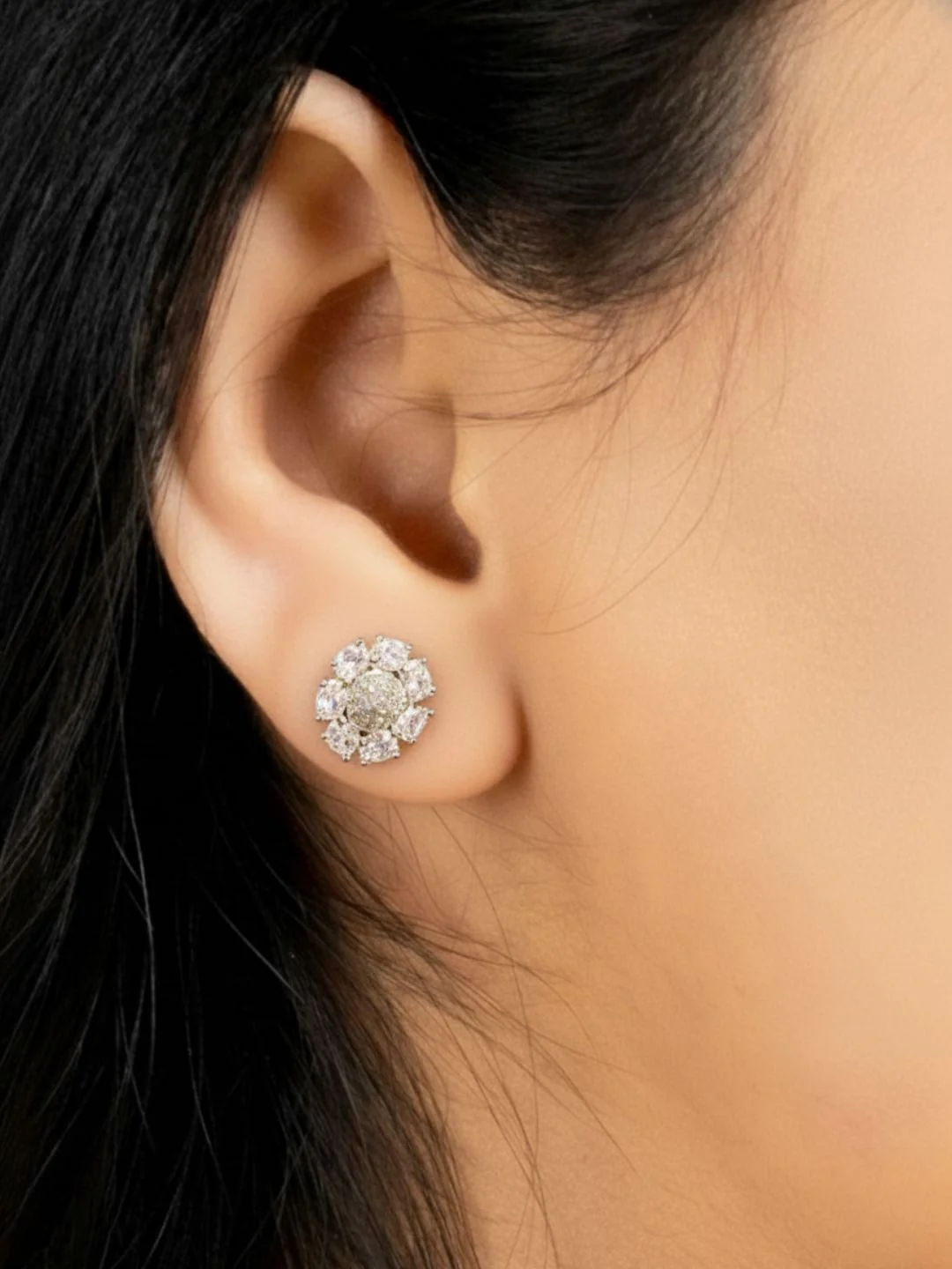 Savana Diamond Earing & Pendant Set - Image 3