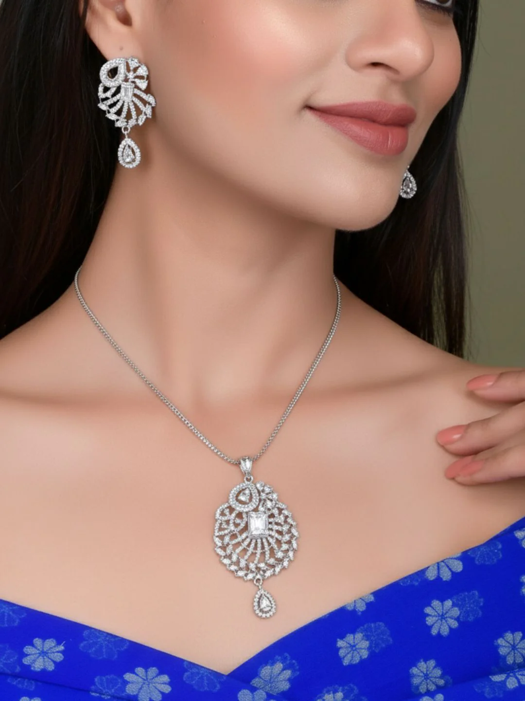 Savana Diamond Earing & Pendant Set - Image 3