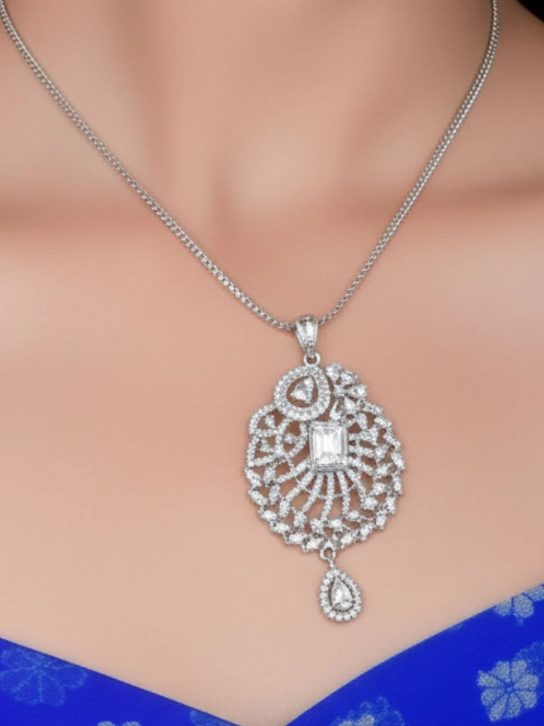 Savana Diamond Earing & Pendant Set - Image 4