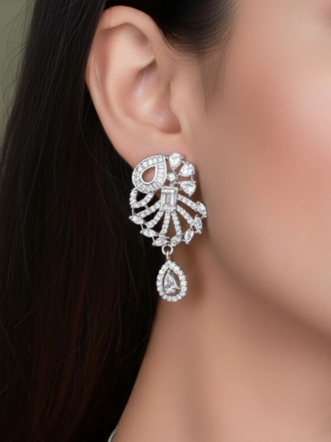 Savana Diamond Earing & Pendant Set - Image 5