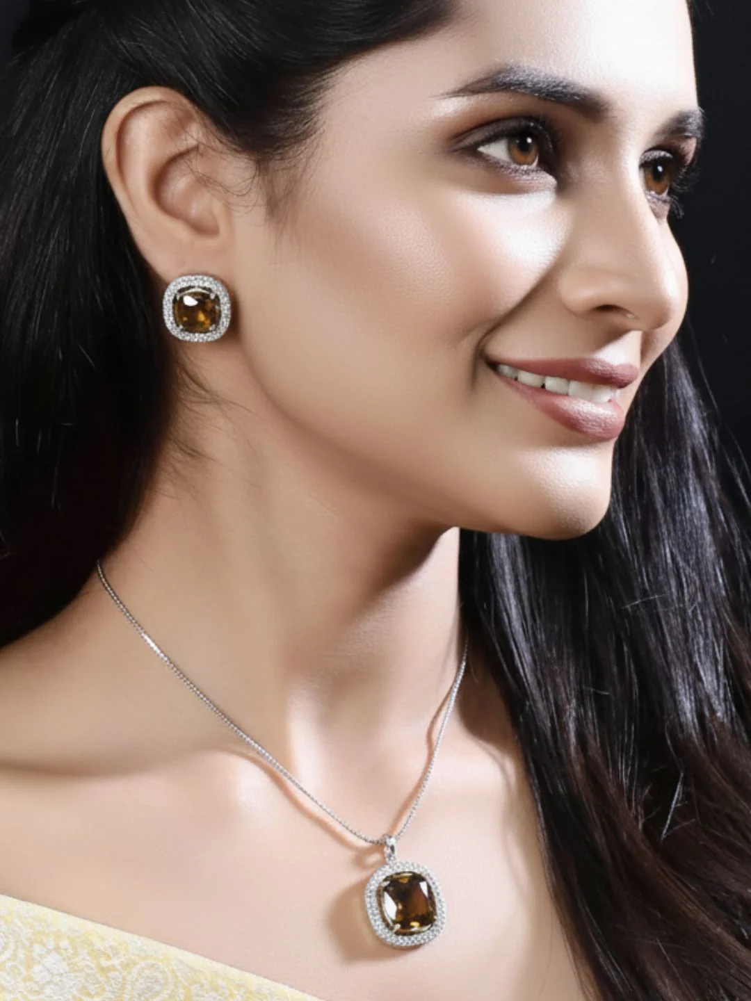 Savana Diamond Earing & Pendant Set - Image 2
