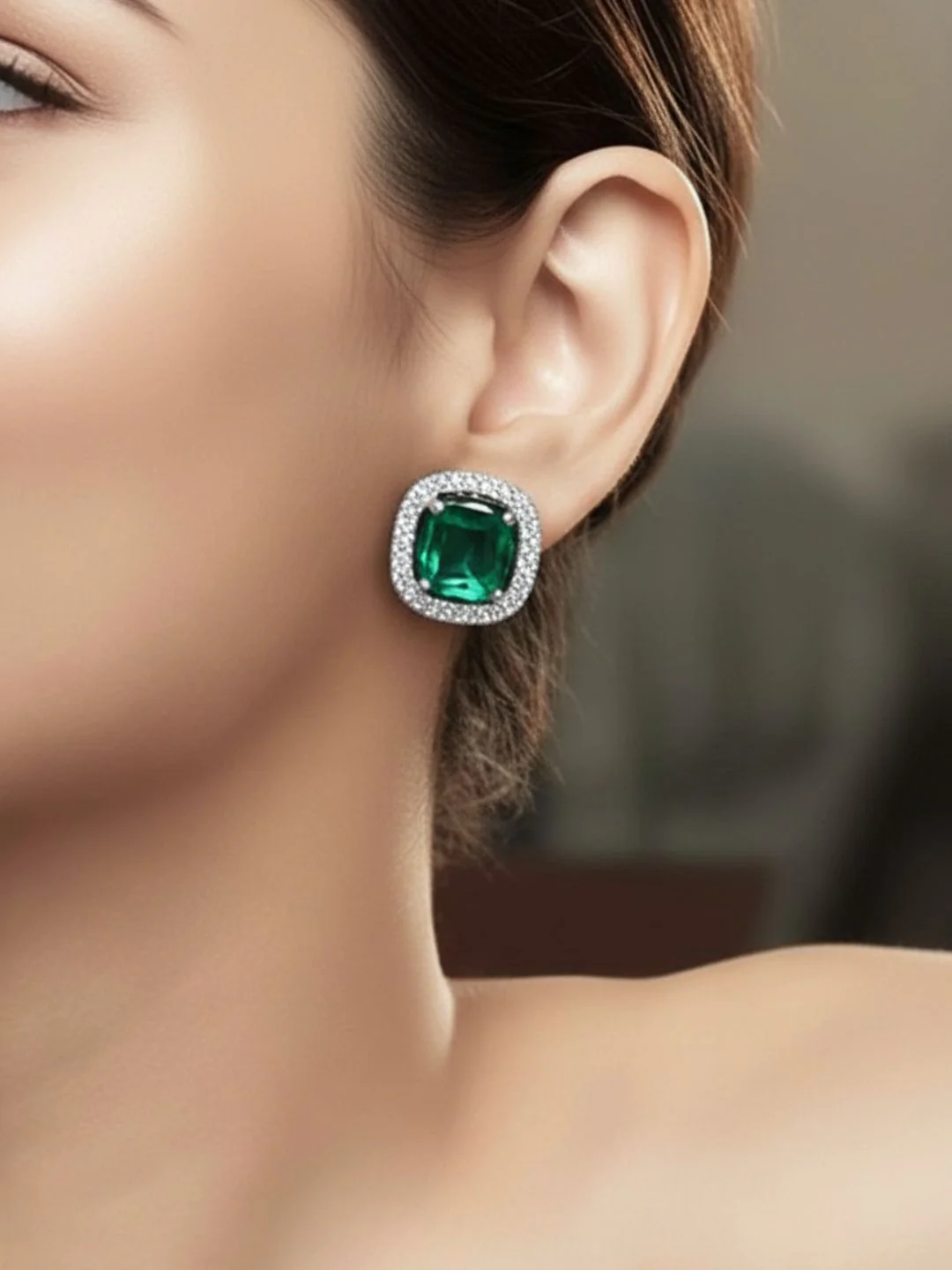Savana Diamond Earing & Pendant Set - Image 7