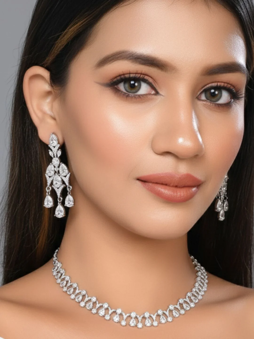 Antaara Diamond Necklace with Earings - Image 4