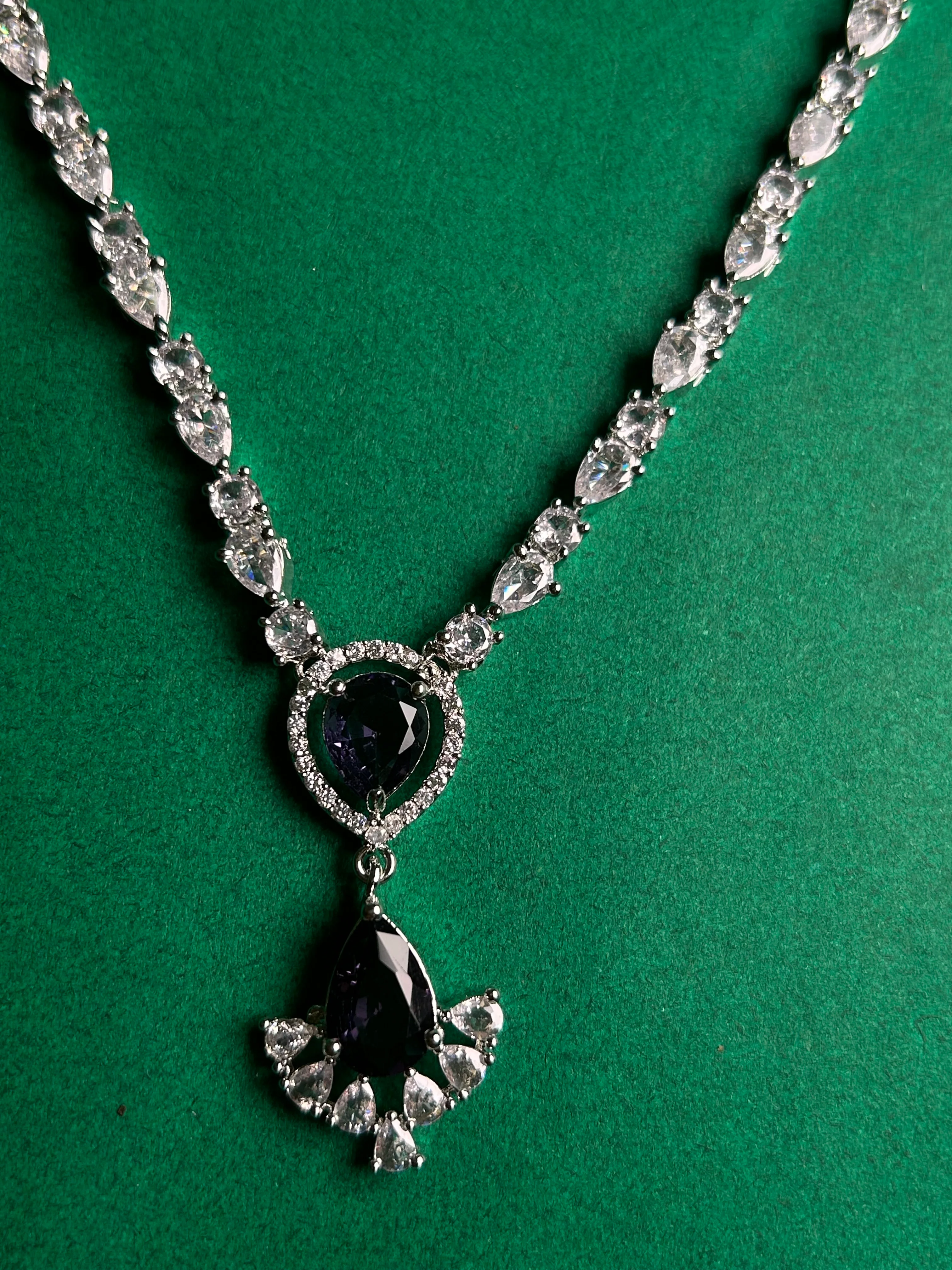 Antaara Diamond Necklace with Earings set - Image 9