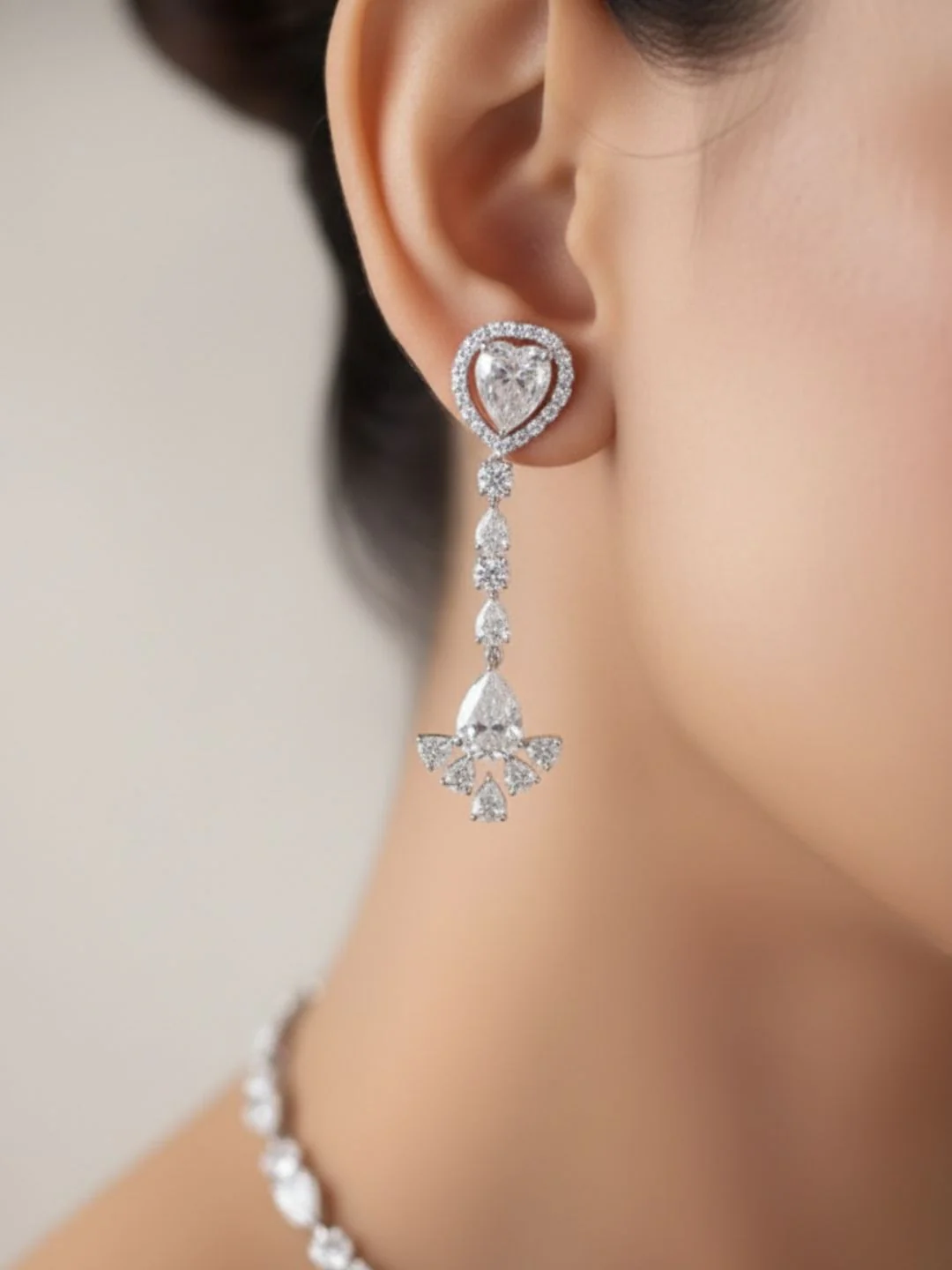 Antaara Diamond Necklace with Earings set - Image 3
