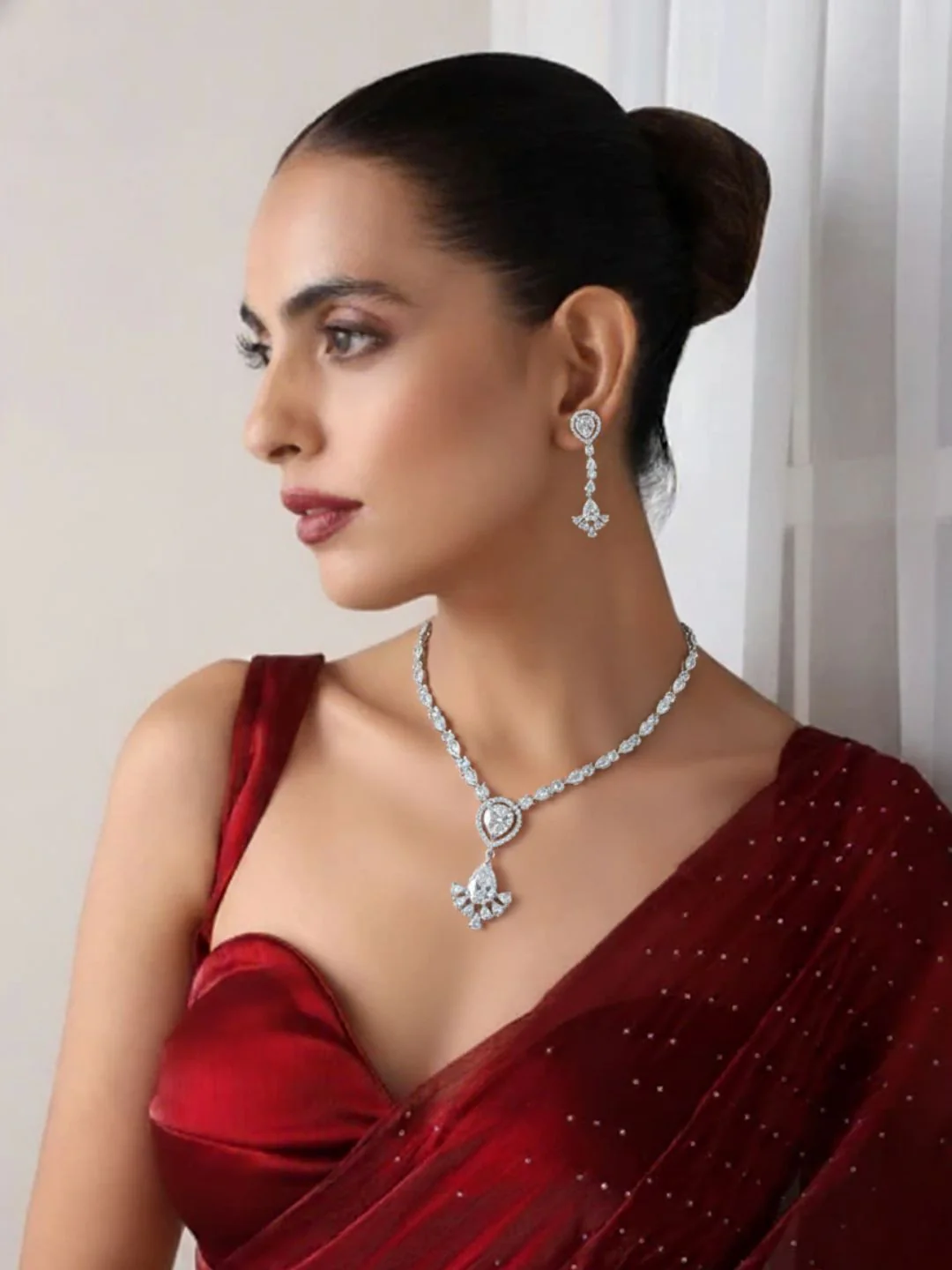 Antaara Diamond Necklace with Earings set - Image 6