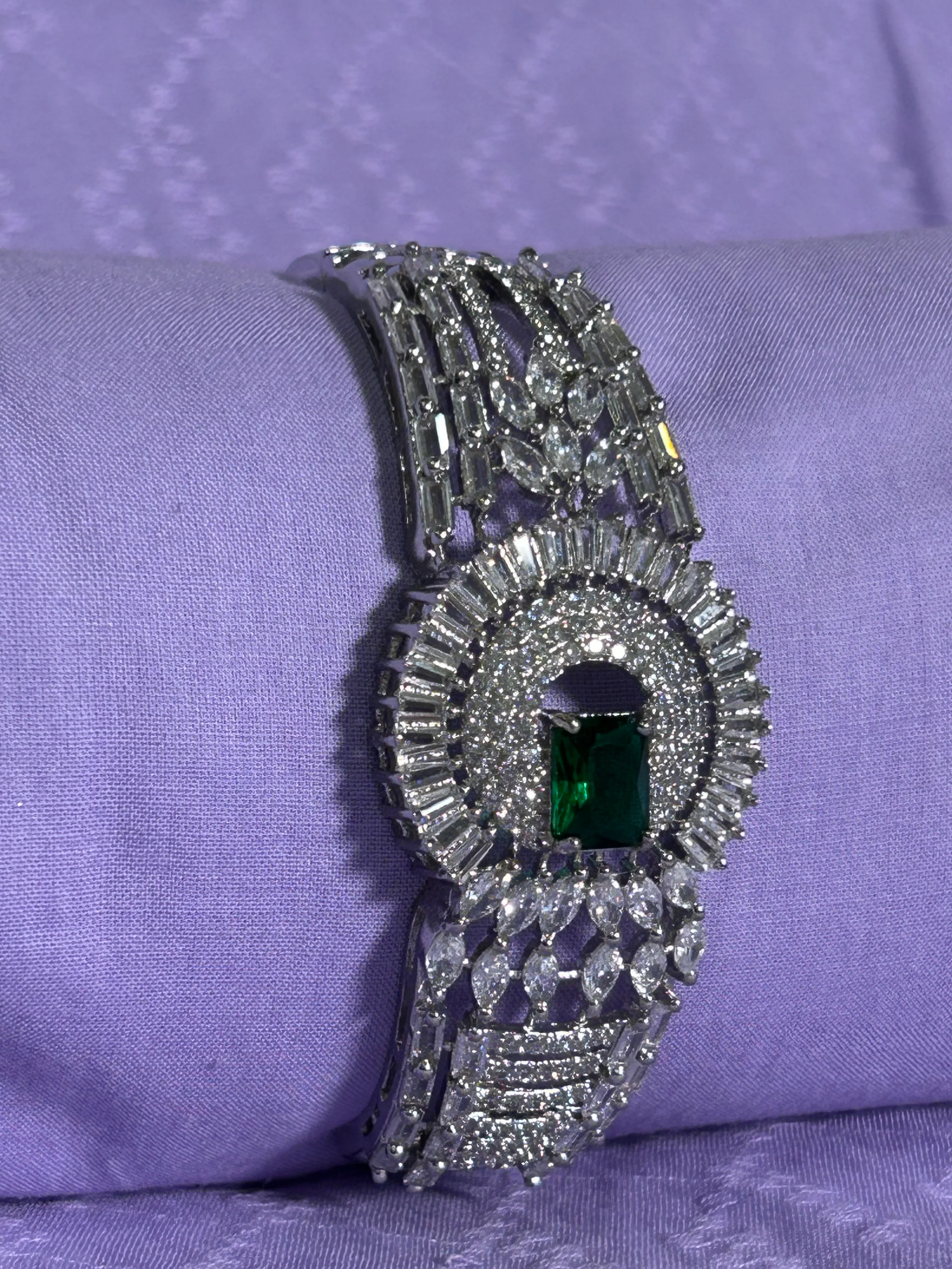 ANTAARA DELICATE DIAMOND BRACELET - Image 3