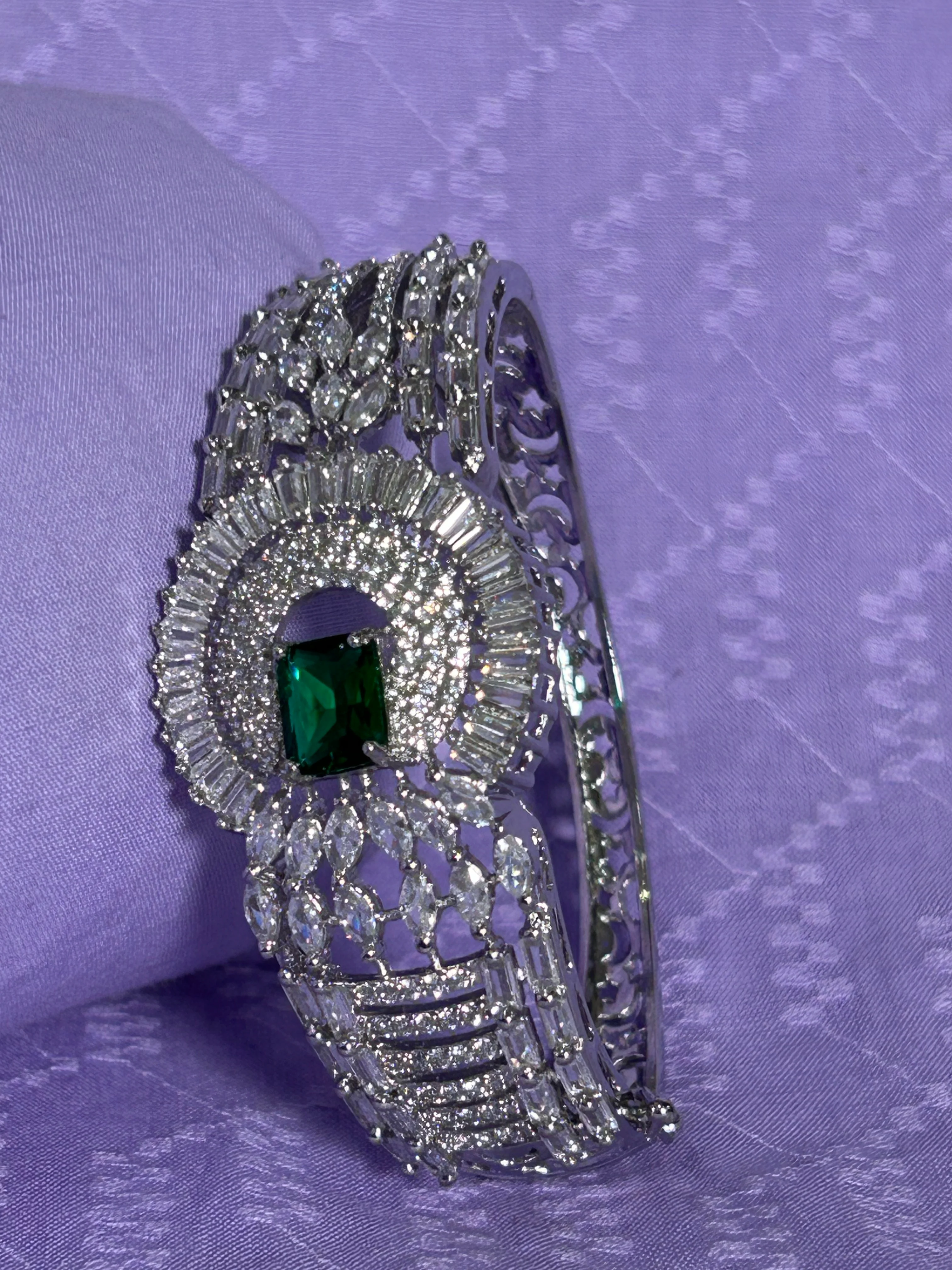 ANTAARA DELICATE DIAMOND BRACELET - Image 5