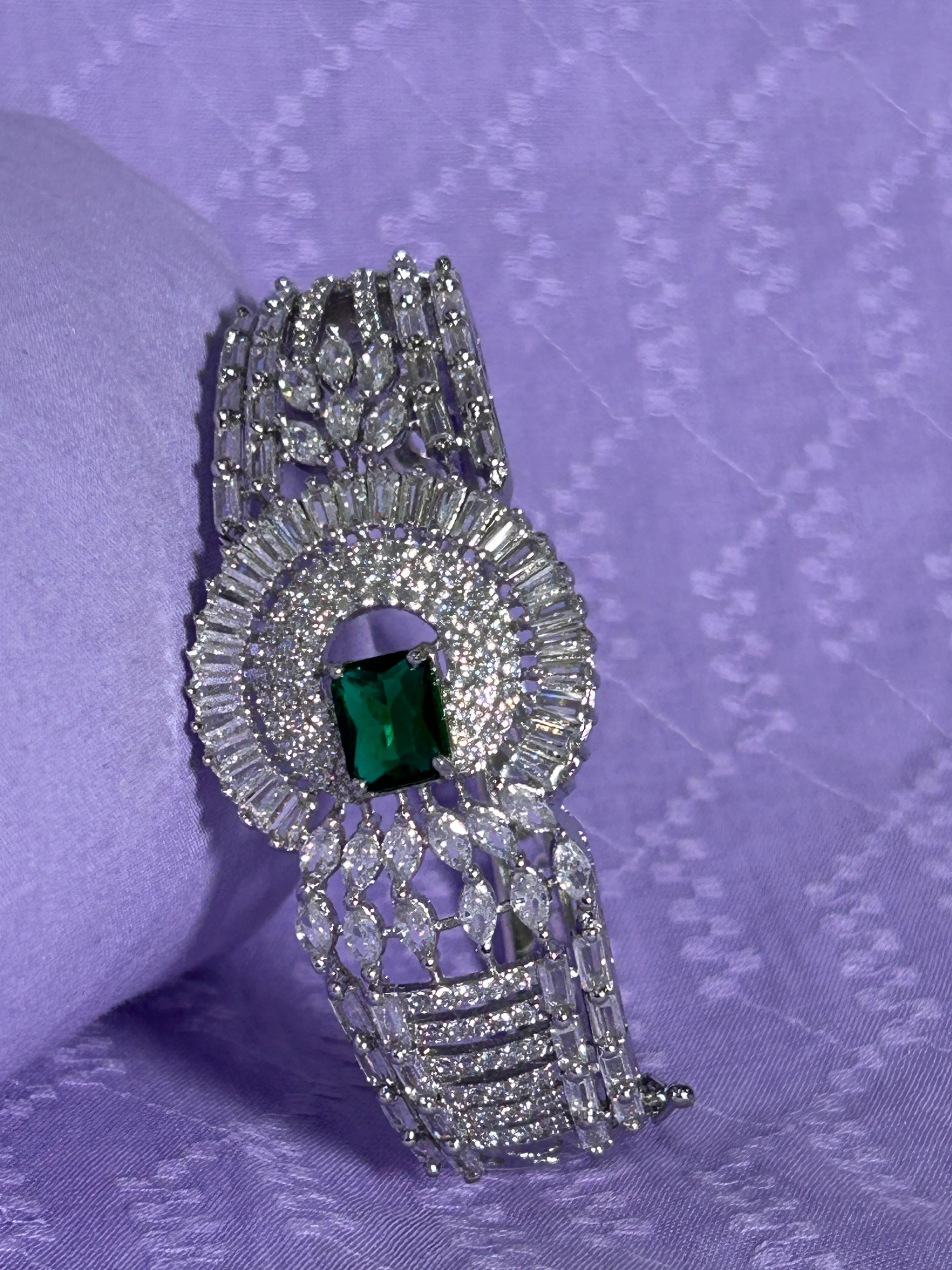 ANTAARA DELICATE DIAMOND BRACELET - Image 7