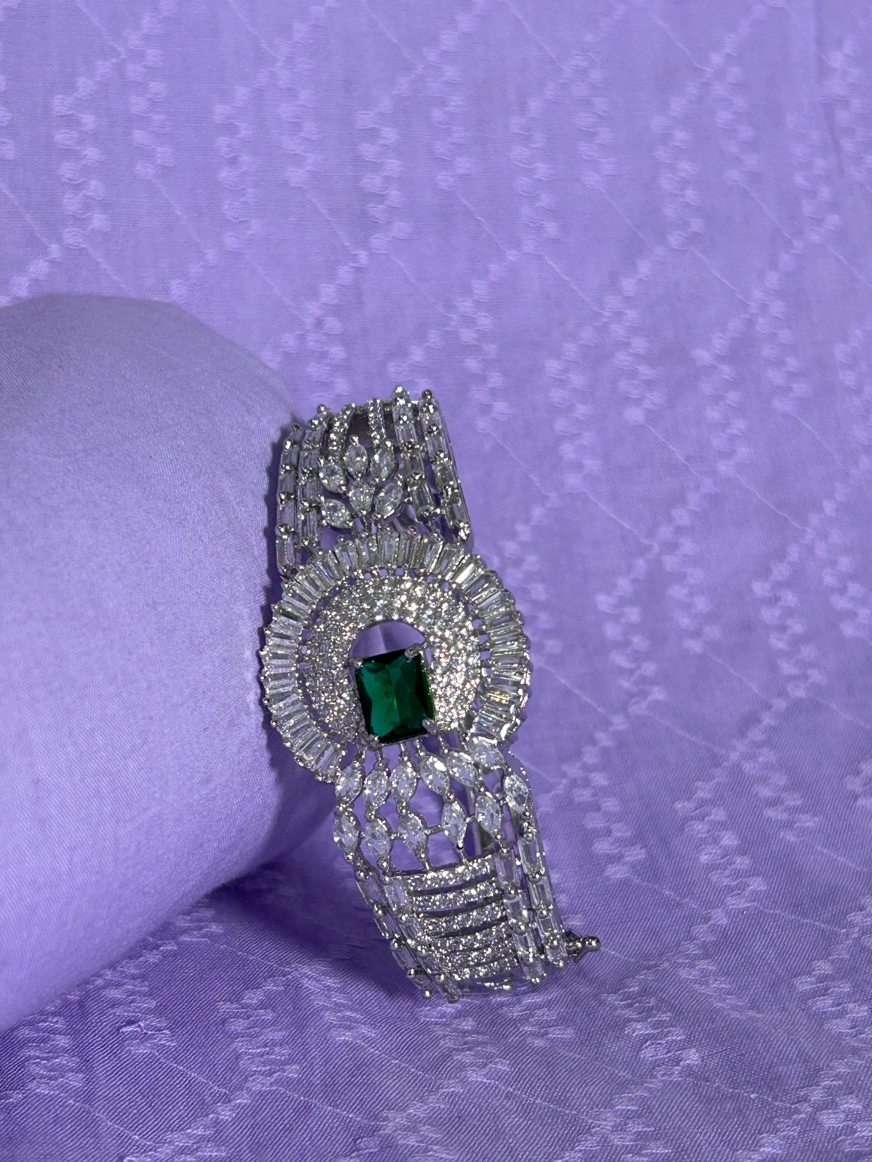 ANTAARA DELICATE DIAMOND BRACELET - Image 8
