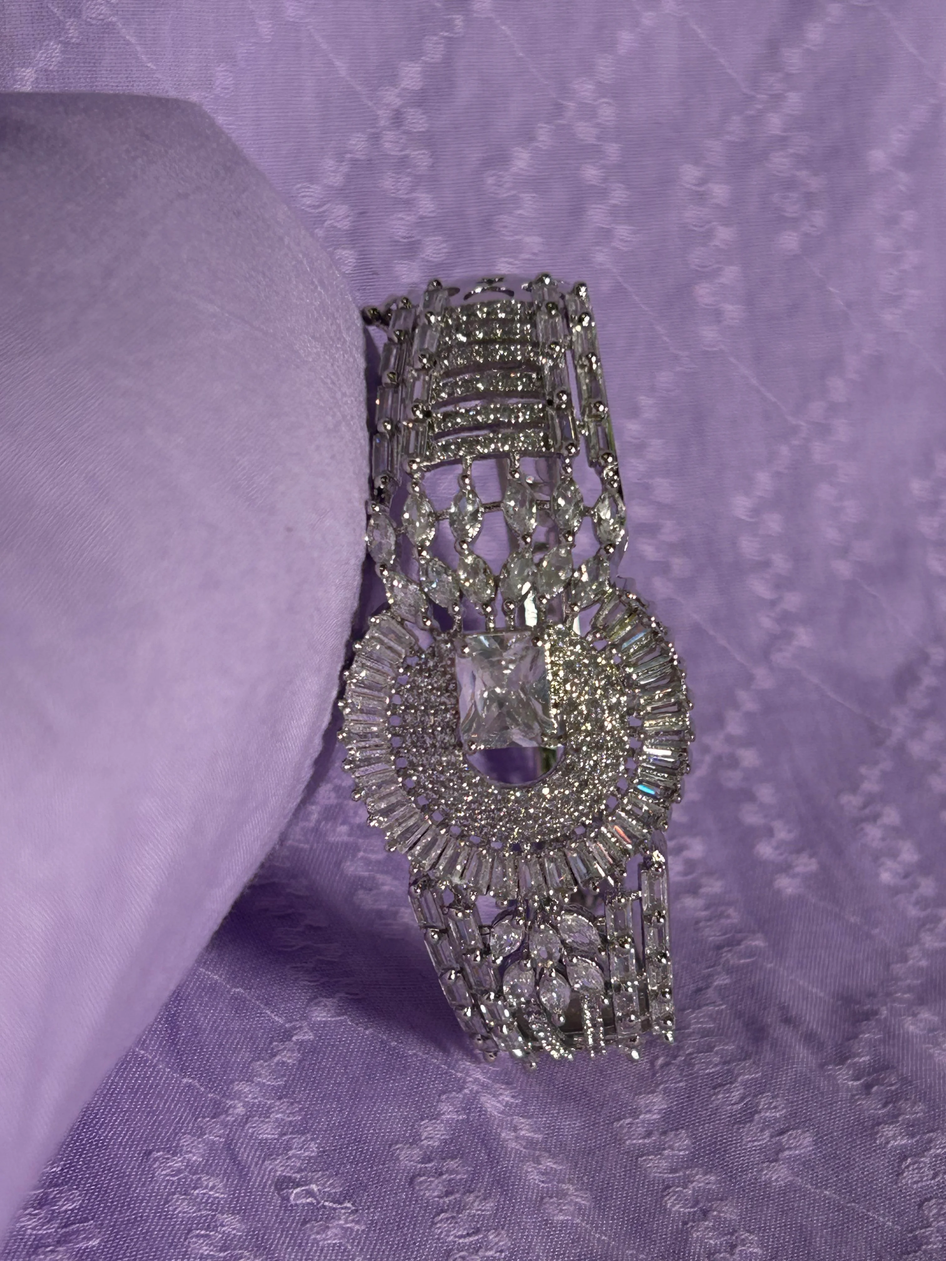 ANTAARA DELICATE DIAMOND BRACELET - Image 2