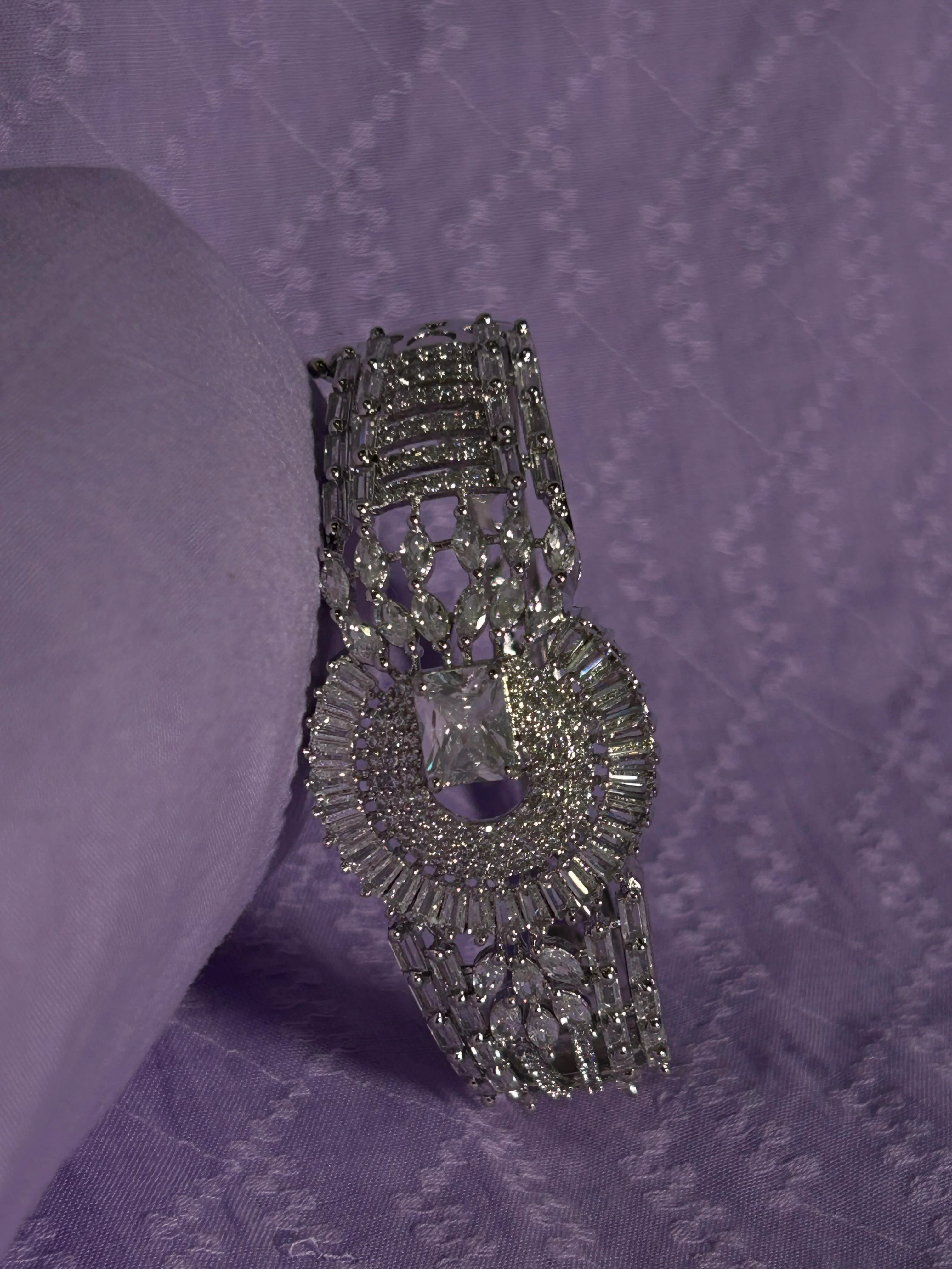 ANTAARA DELICATE DIAMOND BRACELET - Image 3