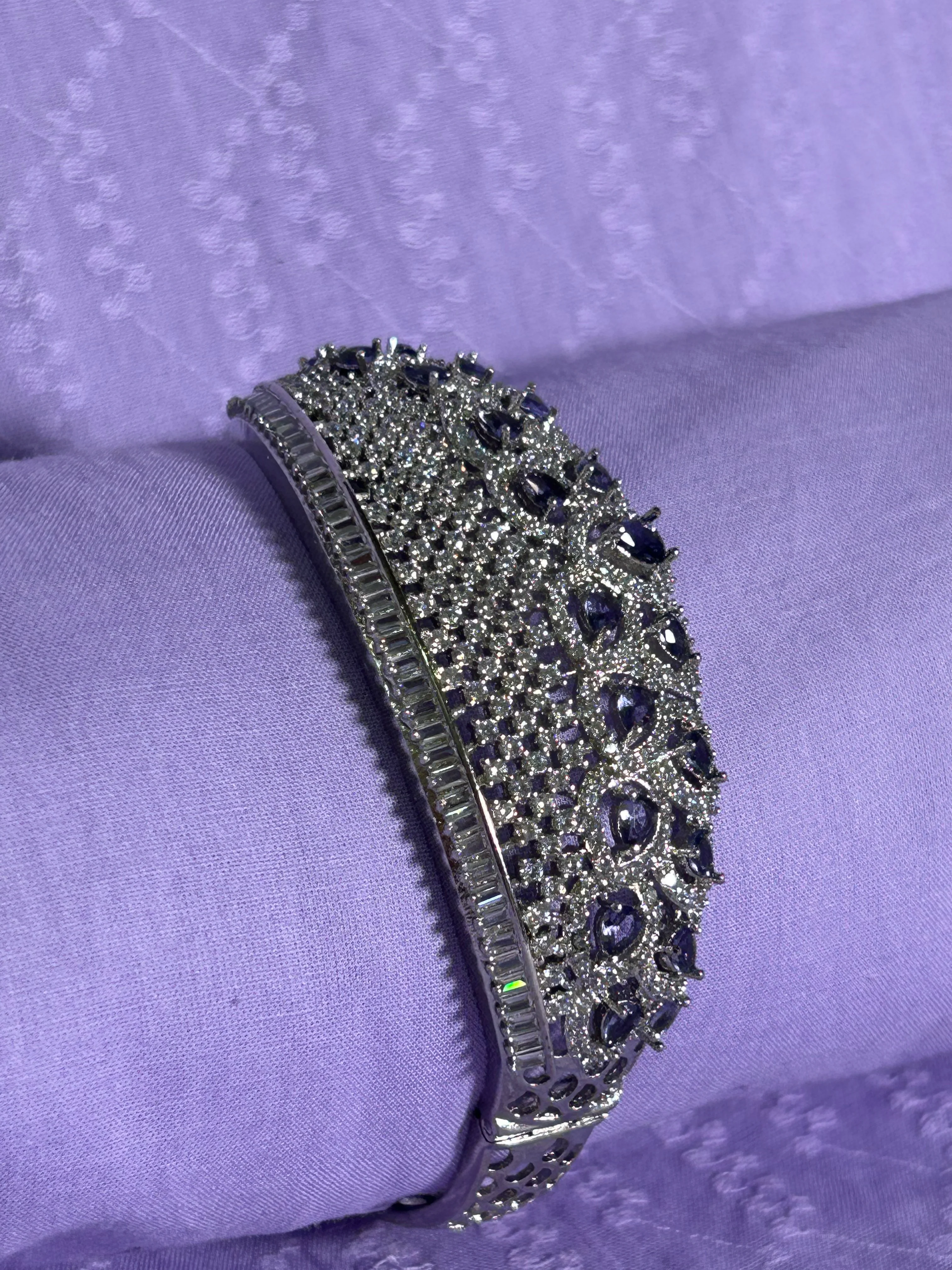 ANTAARA DELICATE DIAMOND BRACELET - Image 7