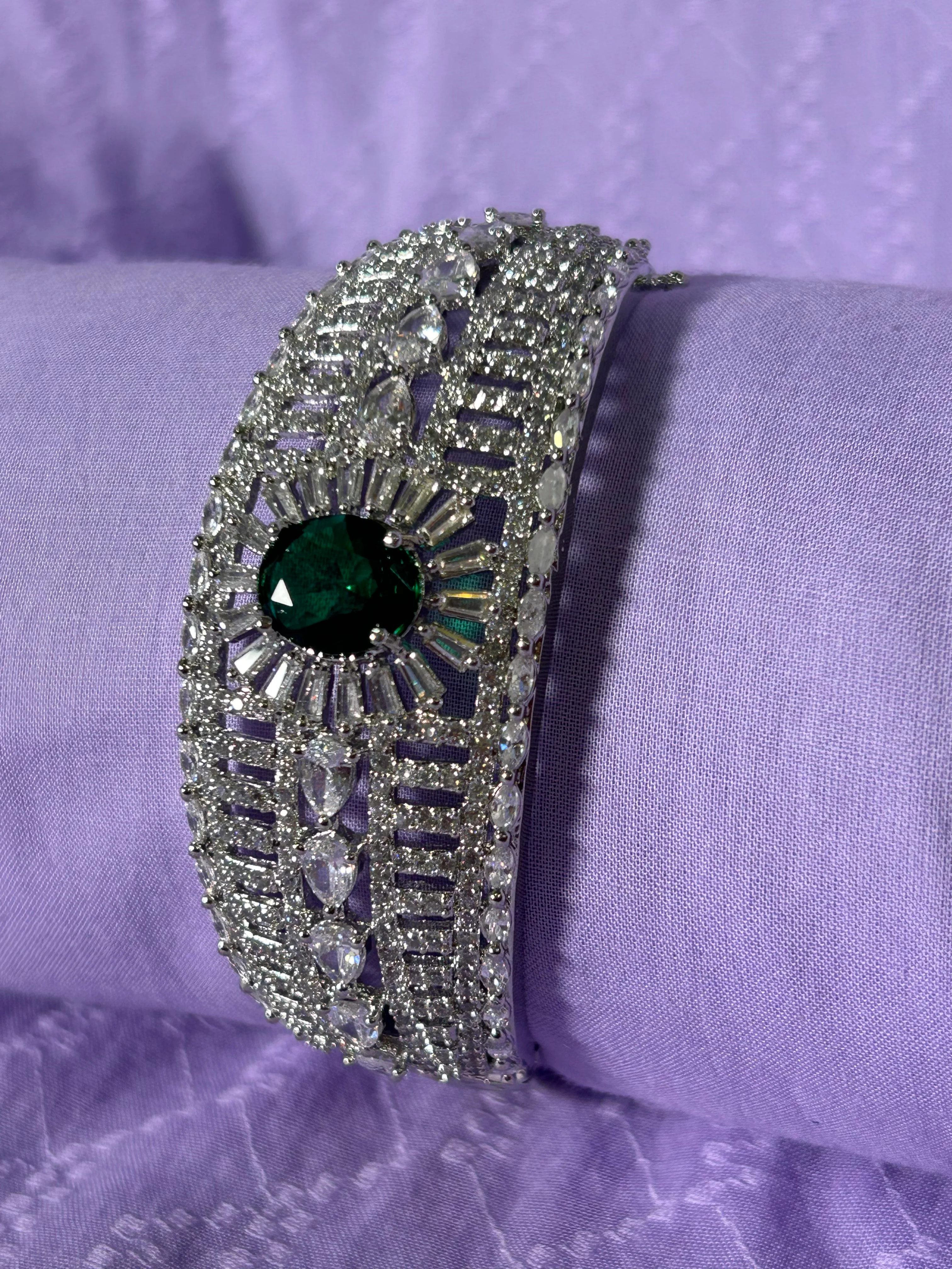 ANTAARA DELICATE DIAMOND BRACELET - Image 3