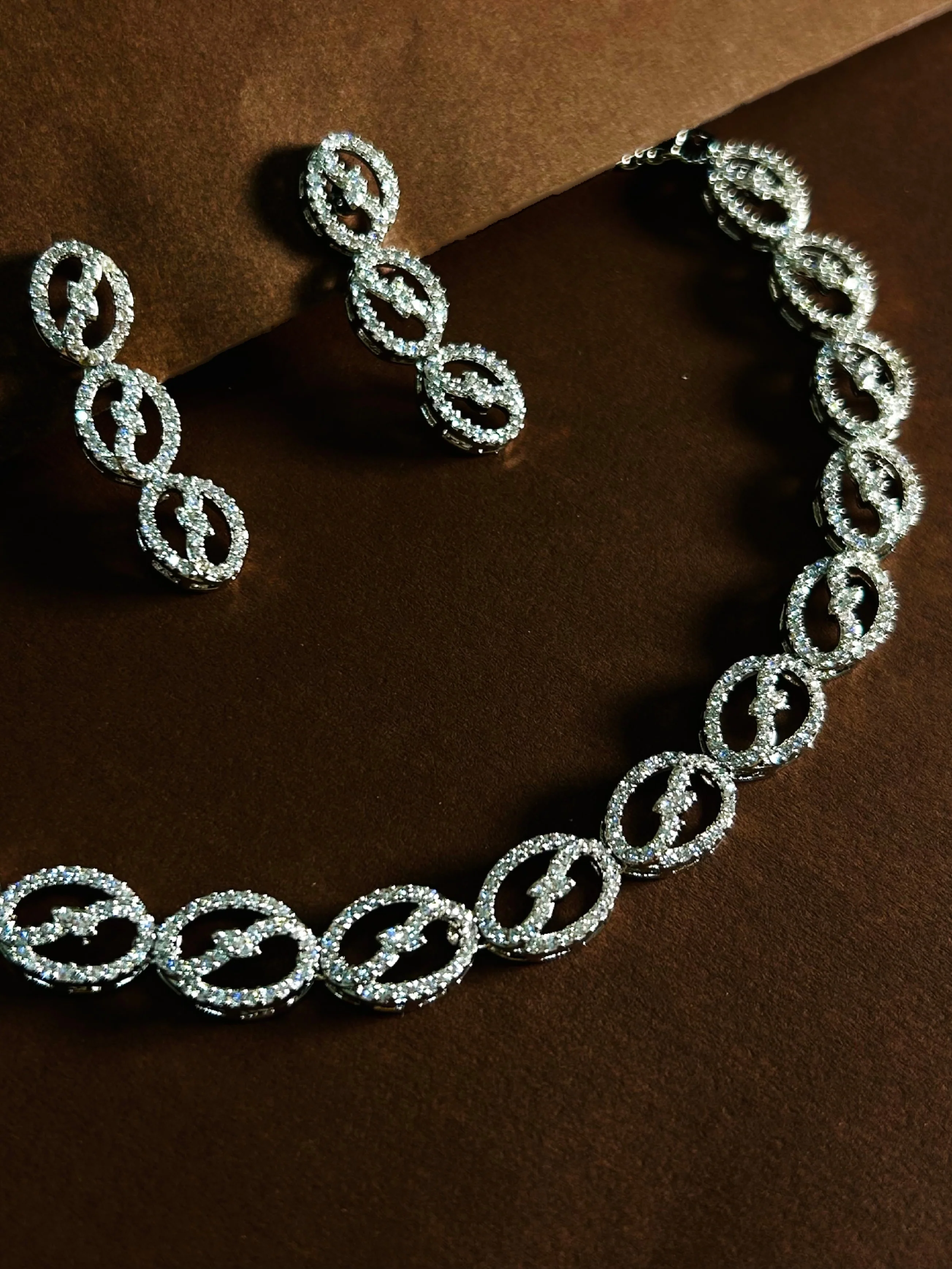 Antaara Diamond Necklace with Earings - Image 10