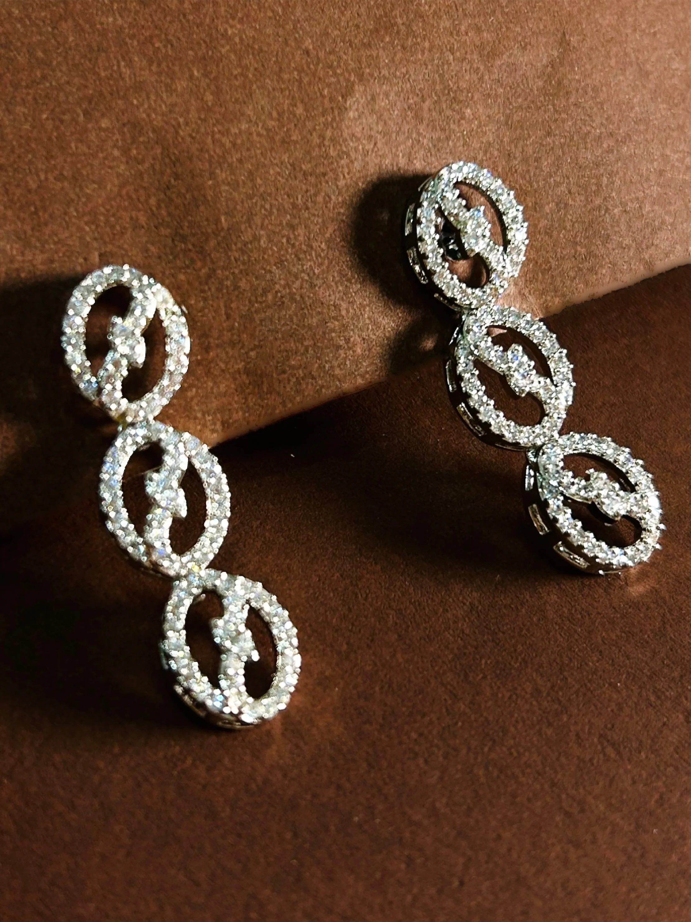 Antaara Diamond Necklace with Earings - Image 12