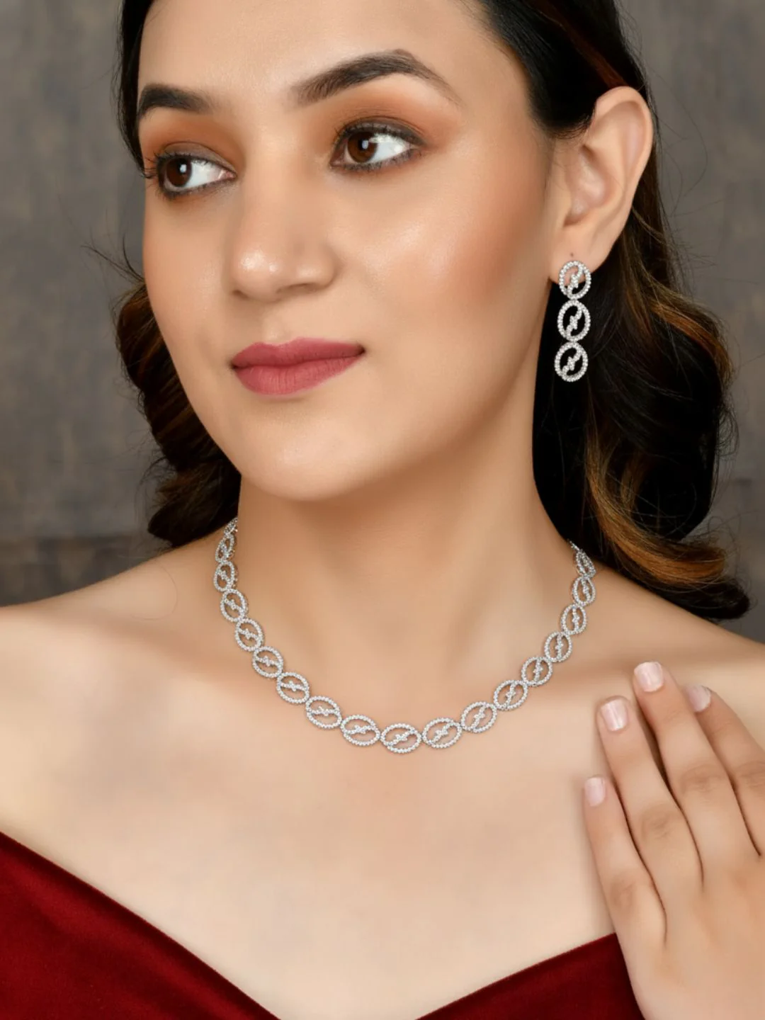 Antaara Diamond Necklace with Earings - Image 7