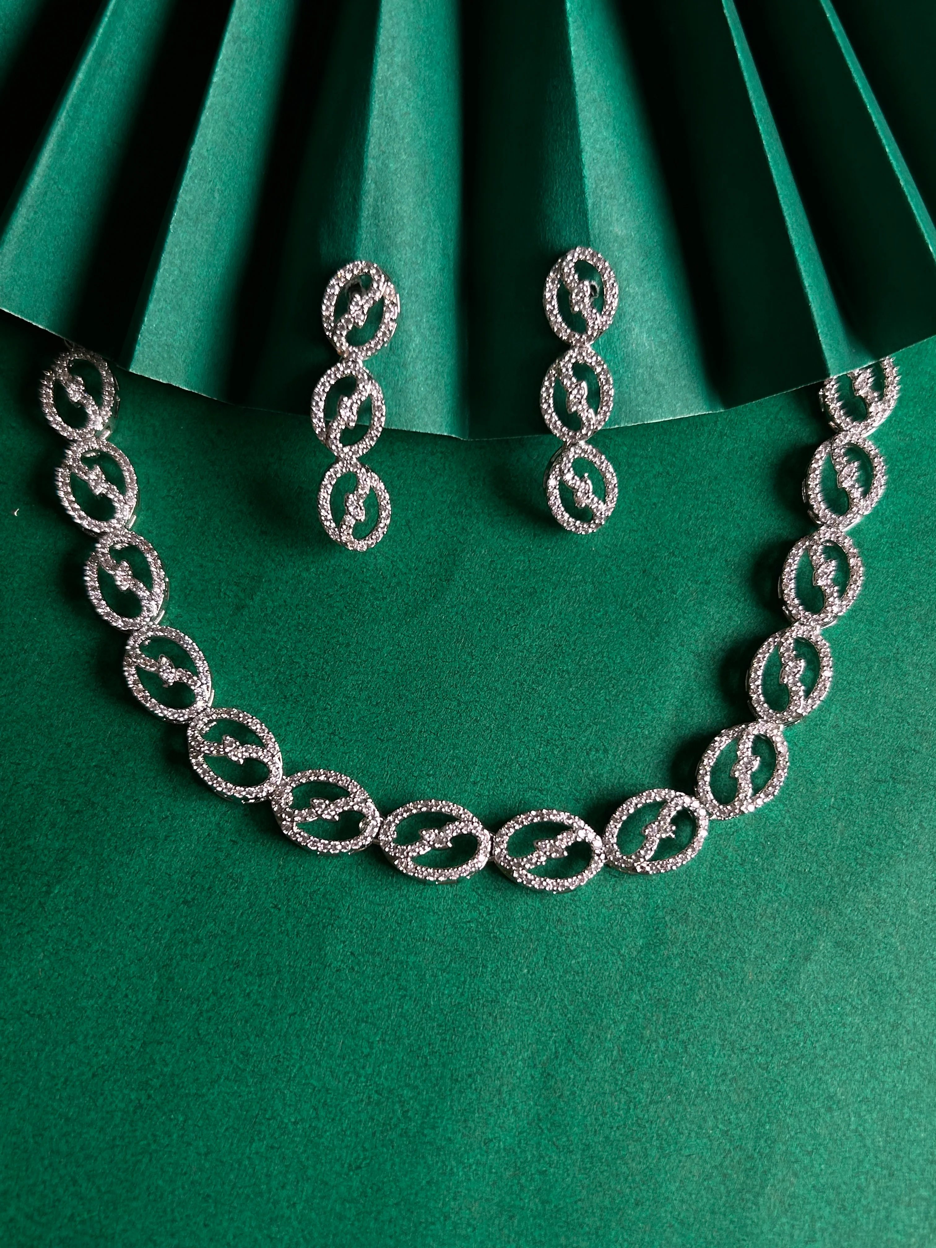 Antaara Diamond Necklace with Earings - Image 8