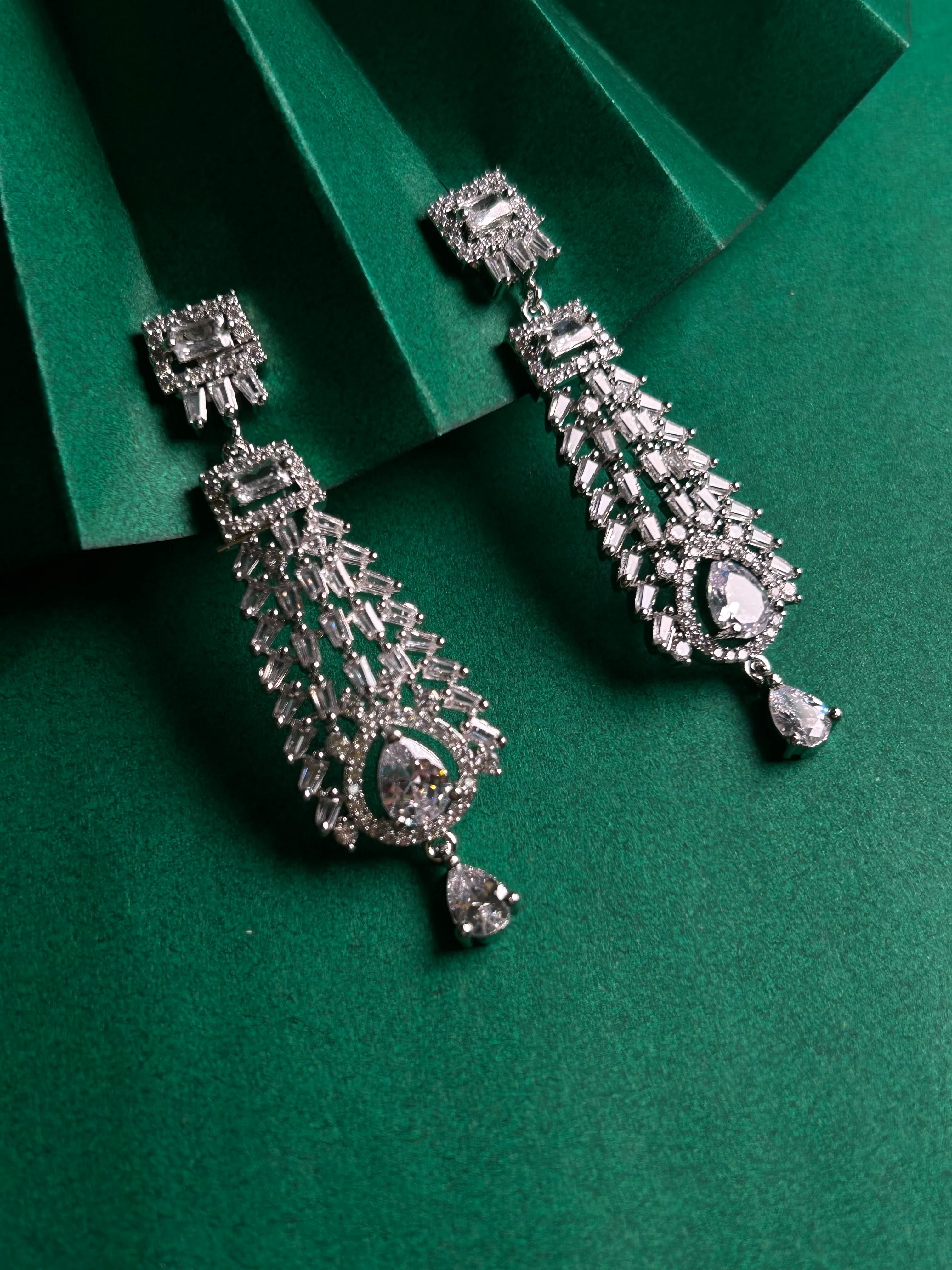 Savana Diamond Earings - Image 11