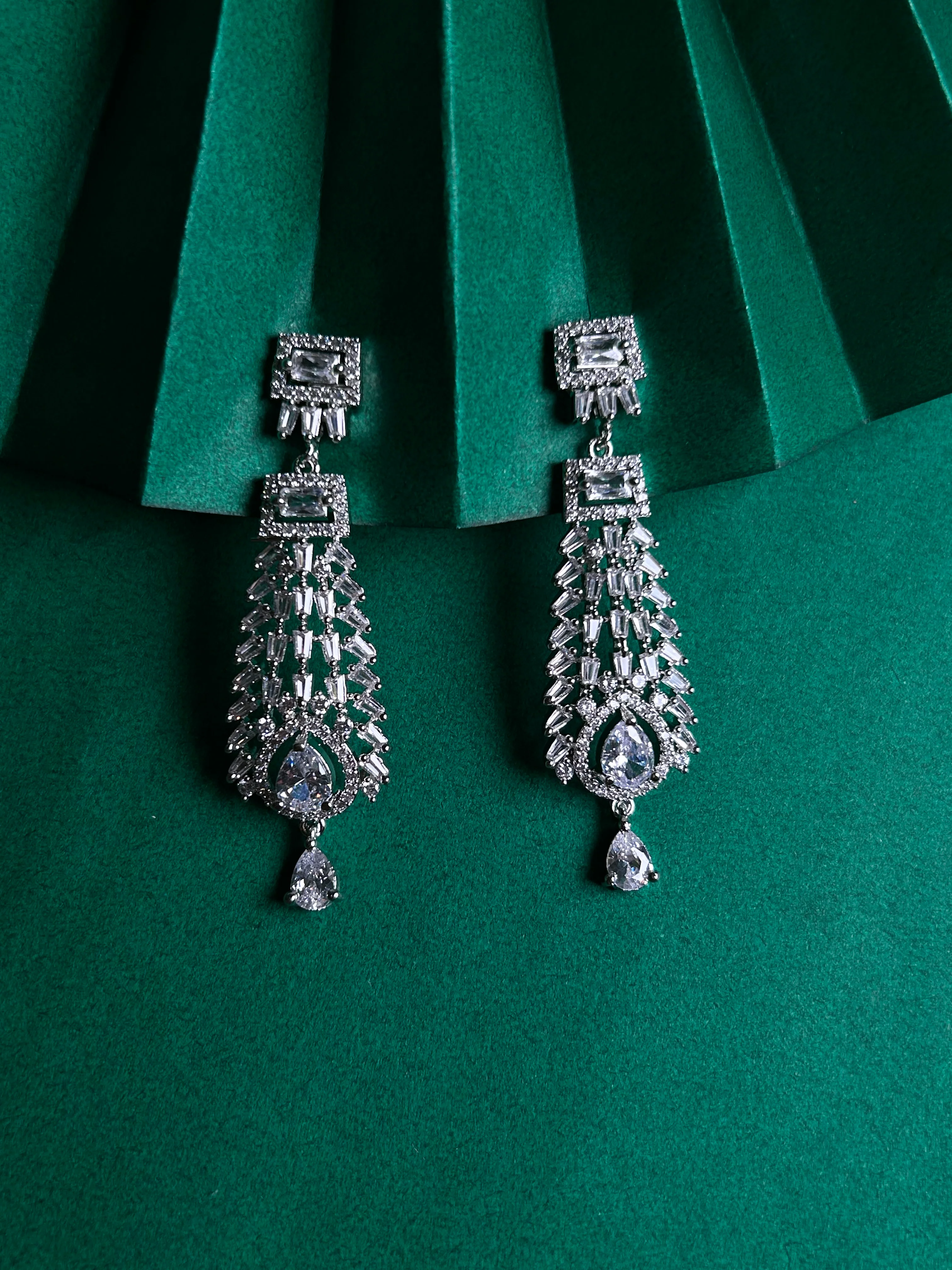 Savana Diamond Earings - Image 12