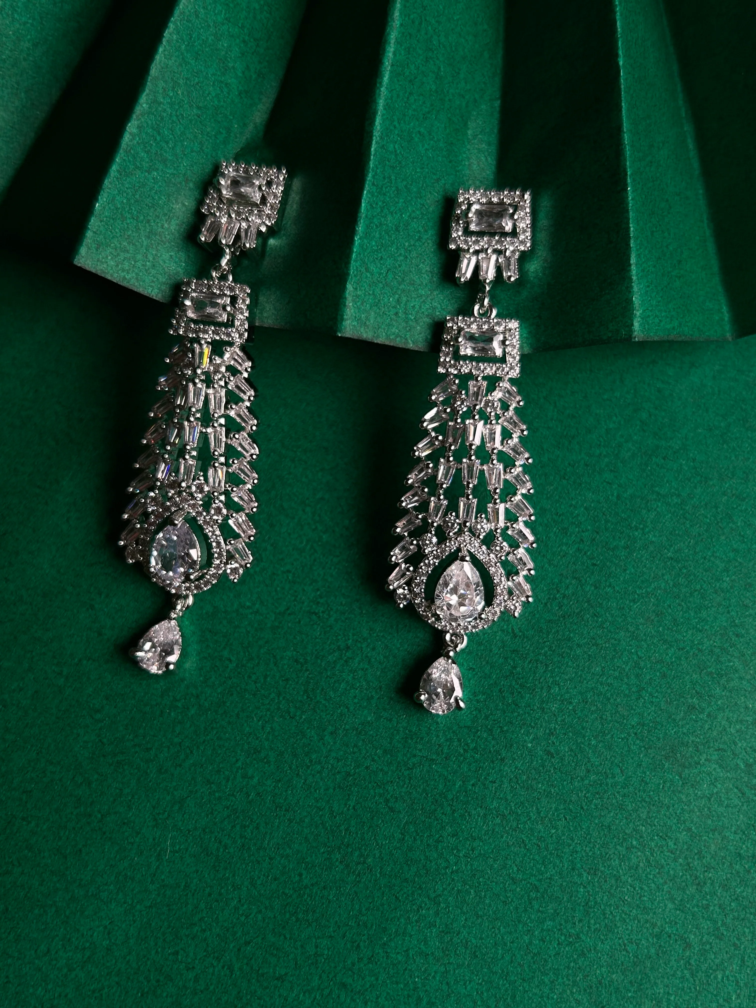 Savana Diamond Earings - Image 5